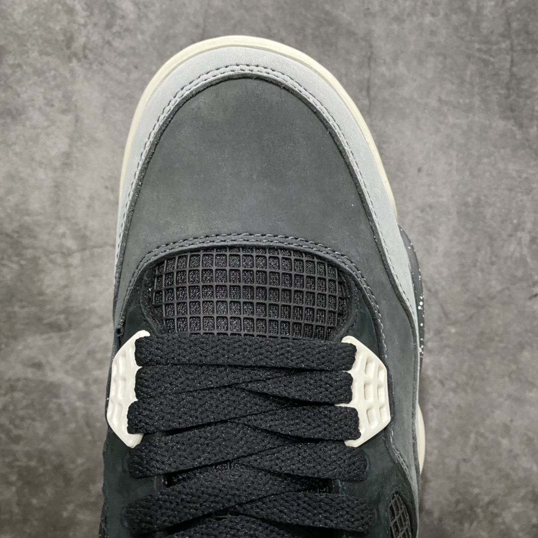 图片[5]-莞产纯原Air Jordan AJ4 Retro Oreo 恐惧奥利奥 626969-030 耗时多月高价购入原鞋 新工艺新机器开发 唯一正确原厂皮料（区别市面磨砂皮） 原楦原纸板 同源开发 完美呈现乔4的版型 内侧正确双色网格 还原细节 正确气垫颜色 正确网格工艺 全鞋原装材料制作 原档案原模具打造 支持全方位与正品对比 尺码：40.5 41 42 42.5 43 44 44.5 45 45.5 46 47.5-选品中心