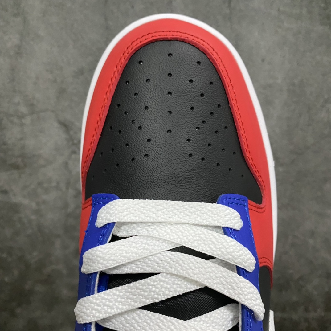 图片[5]-Nk Dunk Low \”TSU\” 大学主题系列 SB低帮运动休闲板鞋 DR6190-100 #鞋款鞋身上呈现的相关故事创作灵感，也让大家认识了代表各自学校的「吉祥物」形象。 #整体选用黑色、蓝色和红色覆盖在皮革鞋面上，鞋身侧面白色的 Swoosh 为本就撞色感的鞋面「锦上添花」，再度增加层次感。同时，搭配白色中底与白色鞋带，点明 TSU 大学主题。 尺码：36 36.5 37.5 38 38.5 39 40 40.5 41 42 42.5 43 44 44.5 45 46 47.5-选品中心