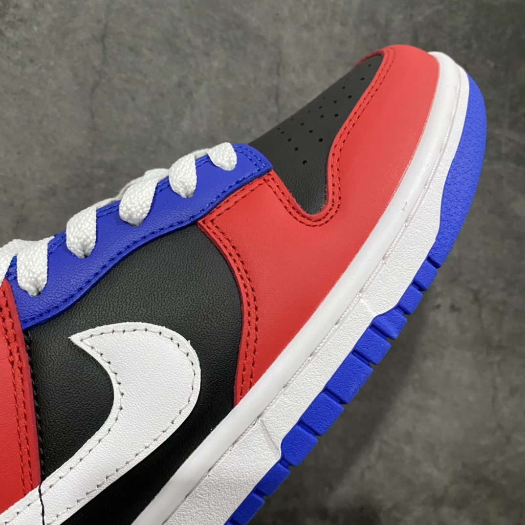 图片[6]-Nk Dunk Low \”TSU\” 大学主题系列 SB低帮运动休闲板鞋 DR6190-100 #鞋款鞋身上呈现的相关故事创作灵感，也让大家认识了代表各自学校的「吉祥物」形象。 #整体选用黑色、蓝色和红色覆盖在皮革鞋面上，鞋身侧面白色的 Swoosh 为本就撞色感的鞋面「锦上添花」，再度增加层次感。同时，搭配白色中底与白色鞋带，点明 TSU 大学主题。 尺码：36 36.5 37.5 38 38.5 39 40 40.5 41 42 42.5 43 44 44.5 45 46 47.5-选品中心