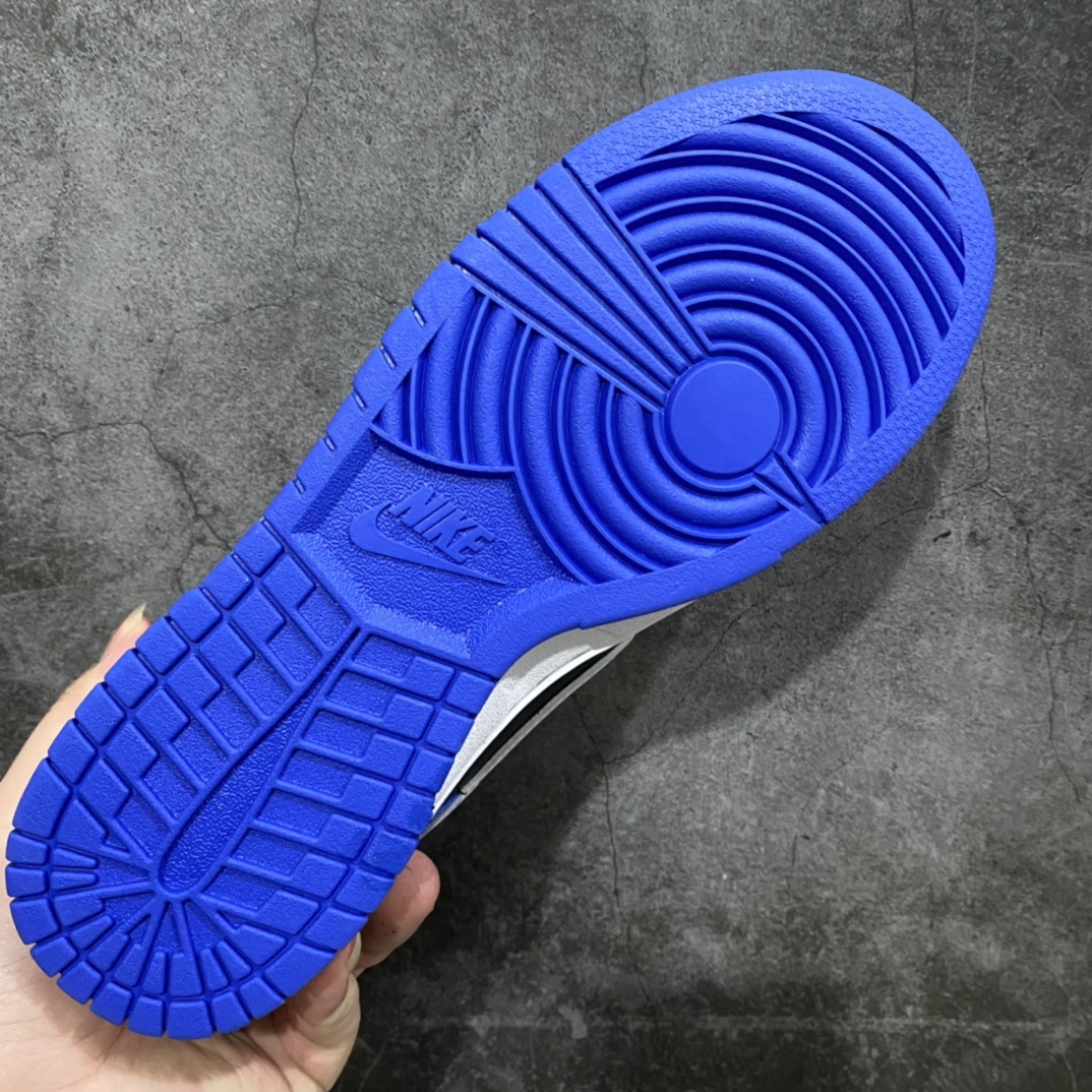 图片[9]-Nk Dunk Low \”TSU\” 大学主题系列 SB低帮运动休闲板鞋 DR6190-100 #鞋款鞋身上呈现的相关故事创作灵感，也让大家认识了代表各自学校的「吉祥物」形象。 #整体选用黑色、蓝色和红色覆盖在皮革鞋面上，鞋身侧面白色的 Swoosh 为本就撞色感的鞋面「锦上添花」，再度增加层次感。同时，搭配白色中底与白色鞋带，点明 TSU 大学主题。 尺码：36 36.5 37.5 38 38.5 39 40 40.5 41 42 42.5 43 44 44.5 45 46 47.5-选品中心