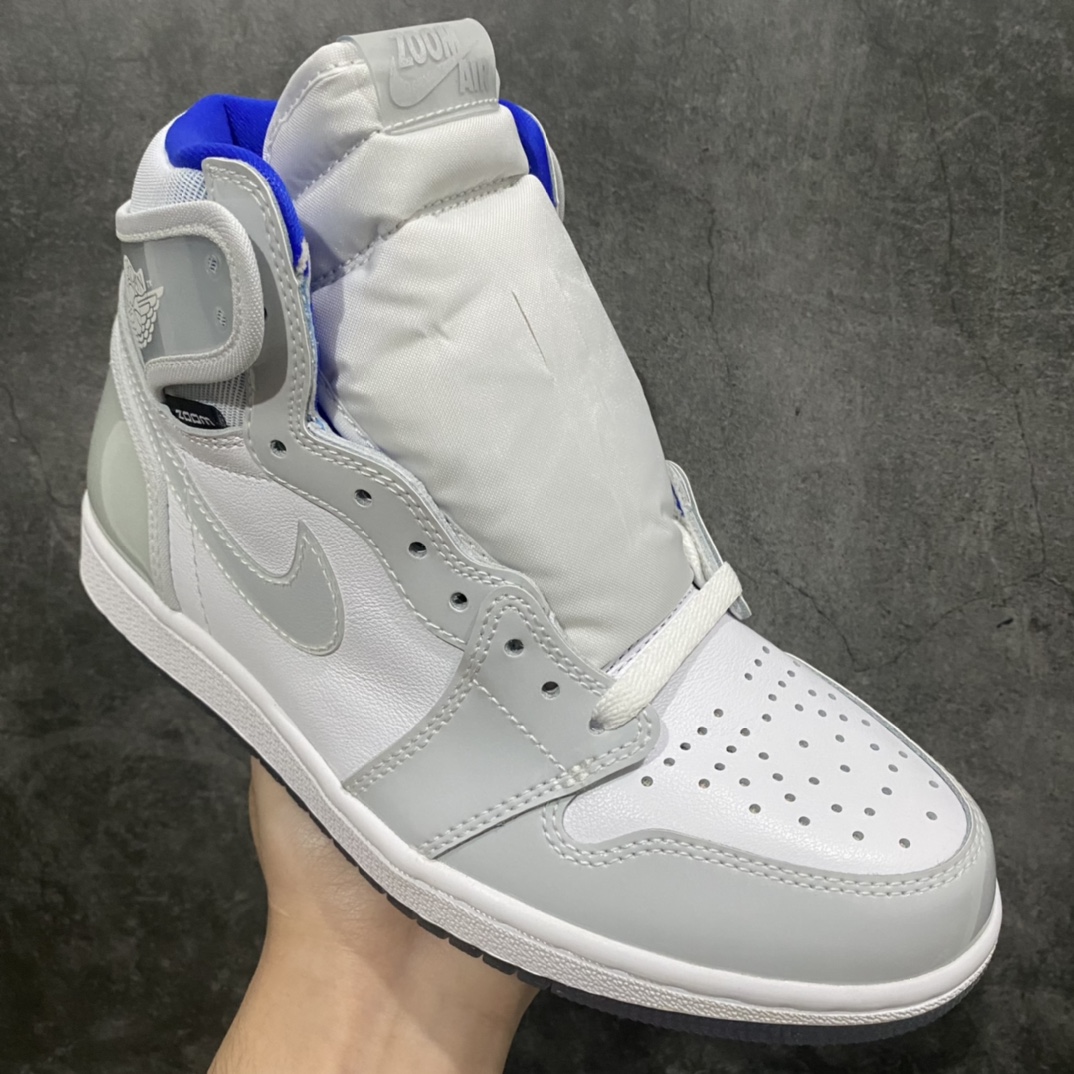图片[3]-新DT纯原Air Jordan AJ1 Zoom 小迪奥 CK6637-104 全新出货版本 男女鞋全码 目前市场仅存的全码有货的顶级纯原 区别市场各种特价 库存货 完美鞋型 后跟收腰到位 裁边清洁度超干净 无任何毛边瑕疵 皮料为纳帕原厂皮 柔软质感好 冲孔干净无瑕 电脑针车没毛病 尺码： 女码：36-39 男码：40-47.5-选品中心