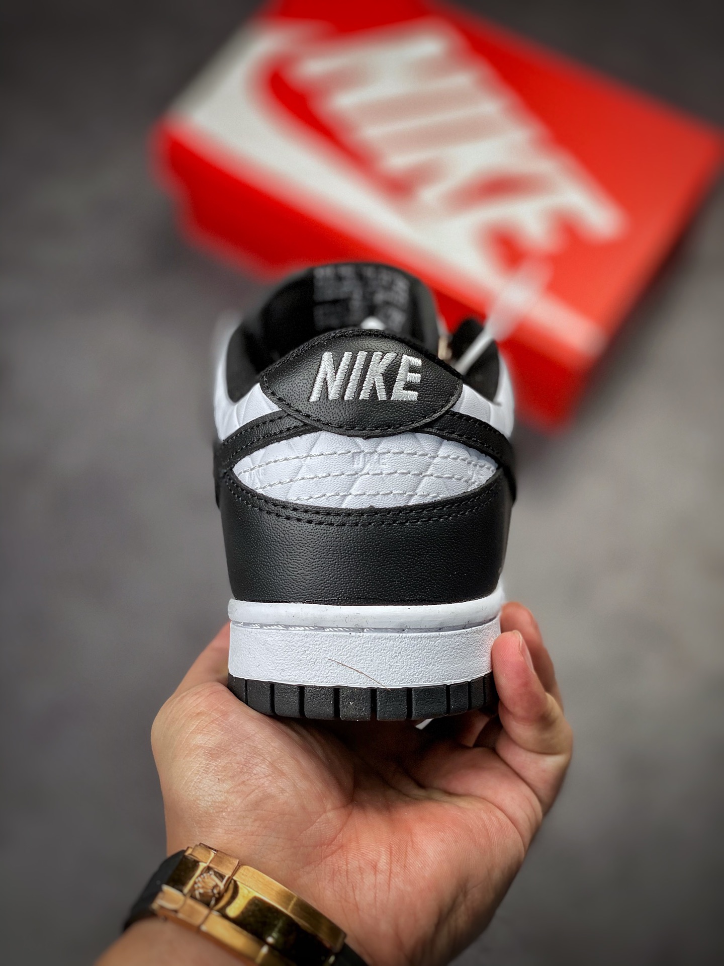 180 NIKE SB Dunk Low 黑白熊猫格子 DX3374-701