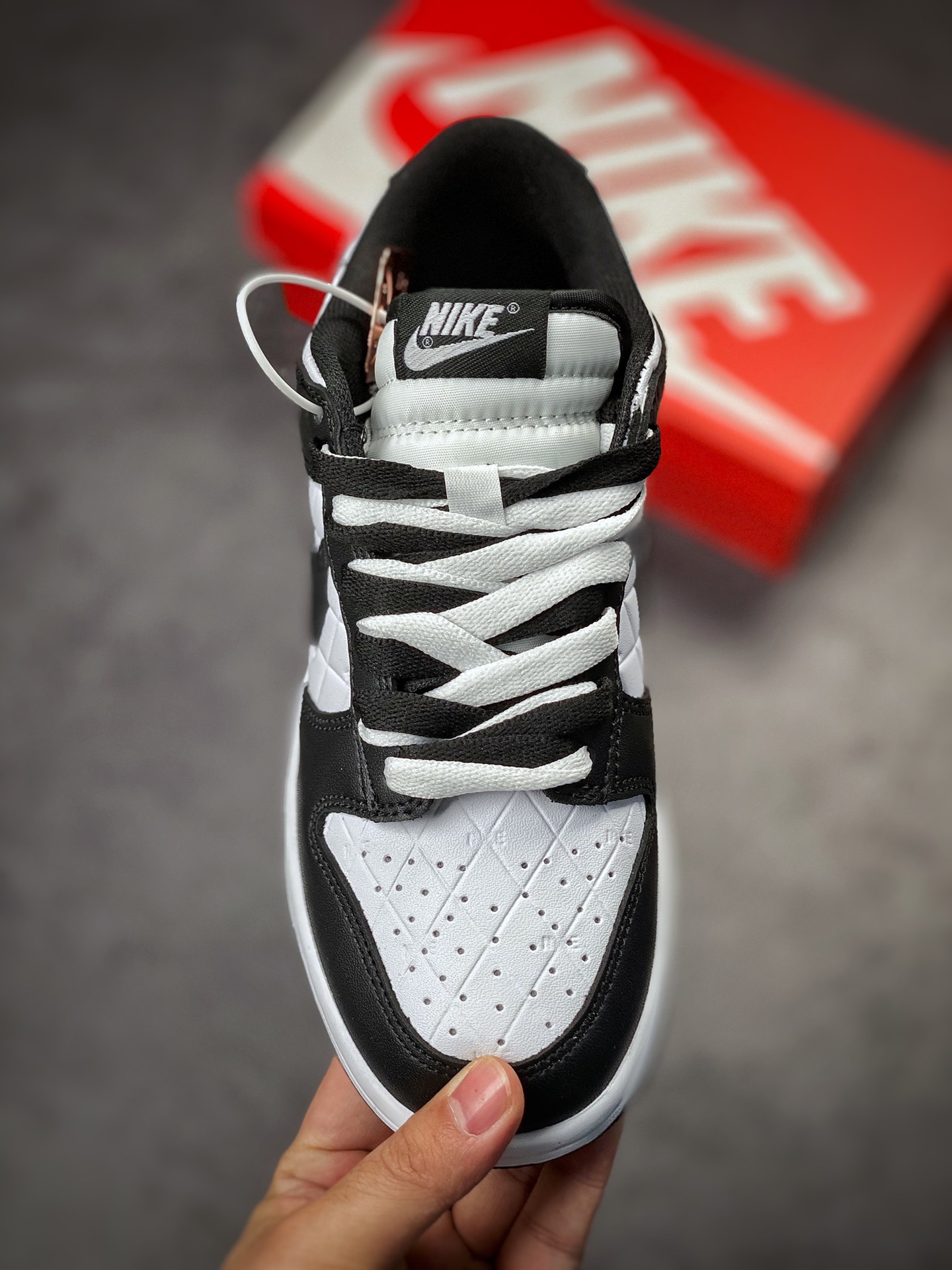 180 NIKE SB Dunk Low 黑白熊猫格子 DX3374-701