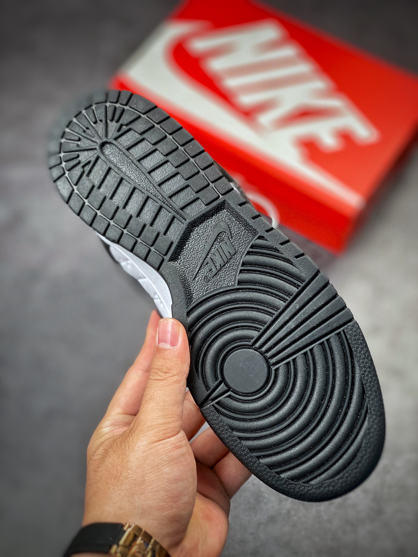 180 NIKE SB Dunk Low 黑白熊猫格子 DX3374-701