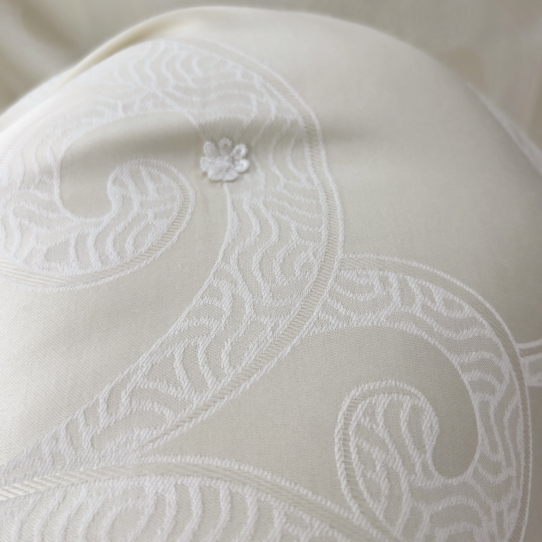 Each quilt is a custom Bulgari co-branded edition, created as an - Comprehensive 8