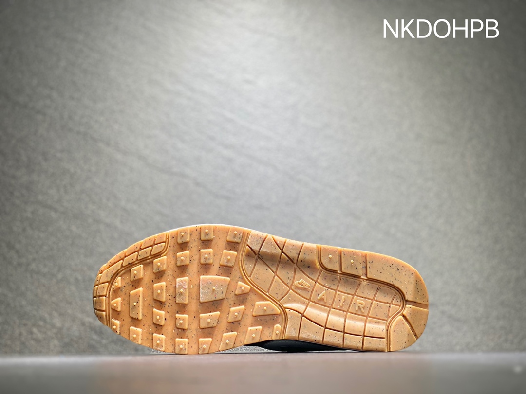 200 Nike Air Max 1 87 QS “Obsidian”  DV3887-400