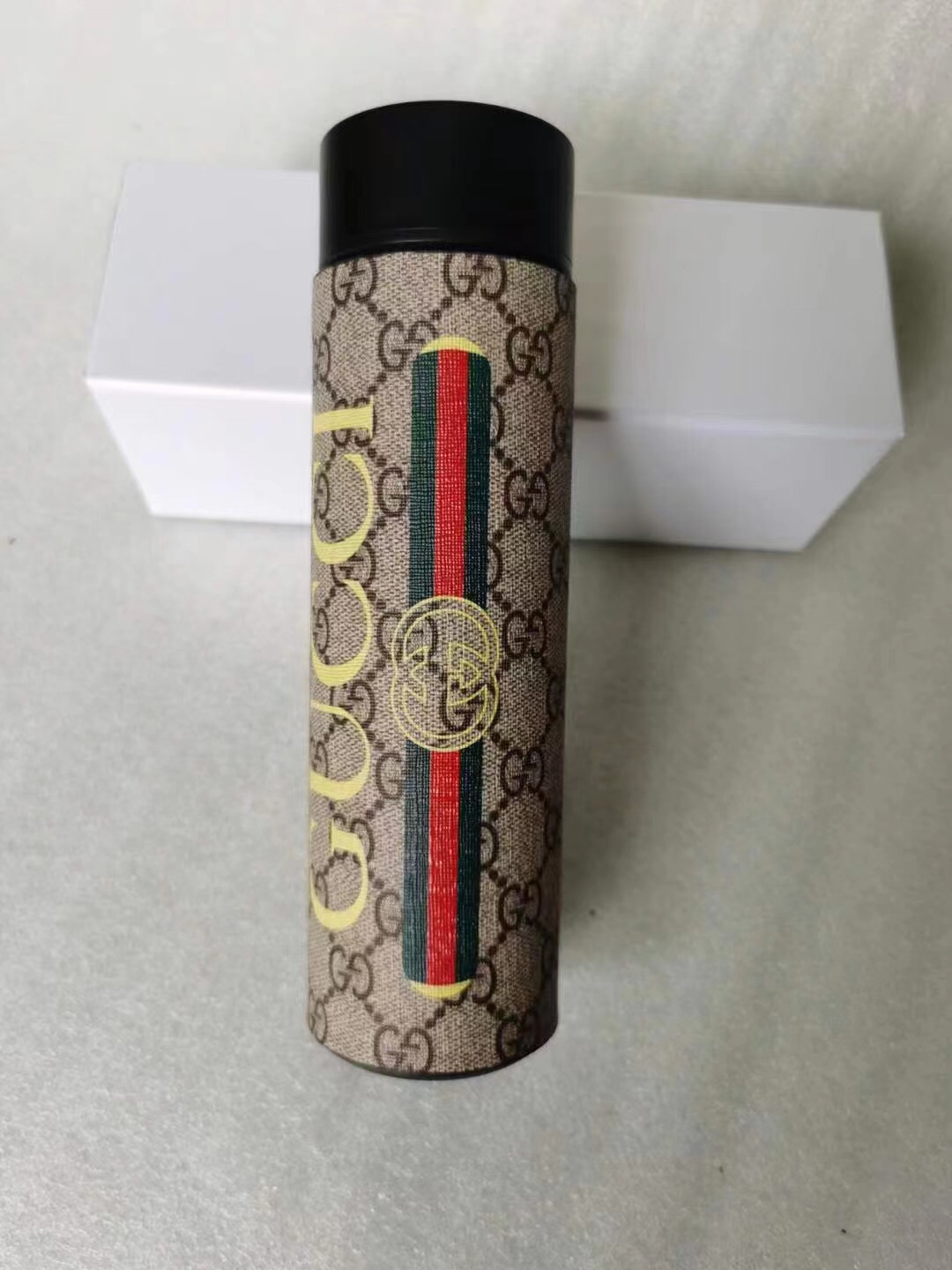 Close up of insulated water bottle lid