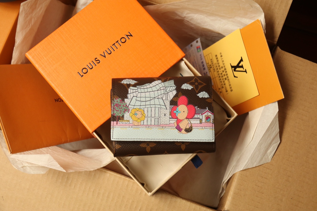 Louis Vuitton 诠释 Vivienne Holidays 2022 系列的旅行精神