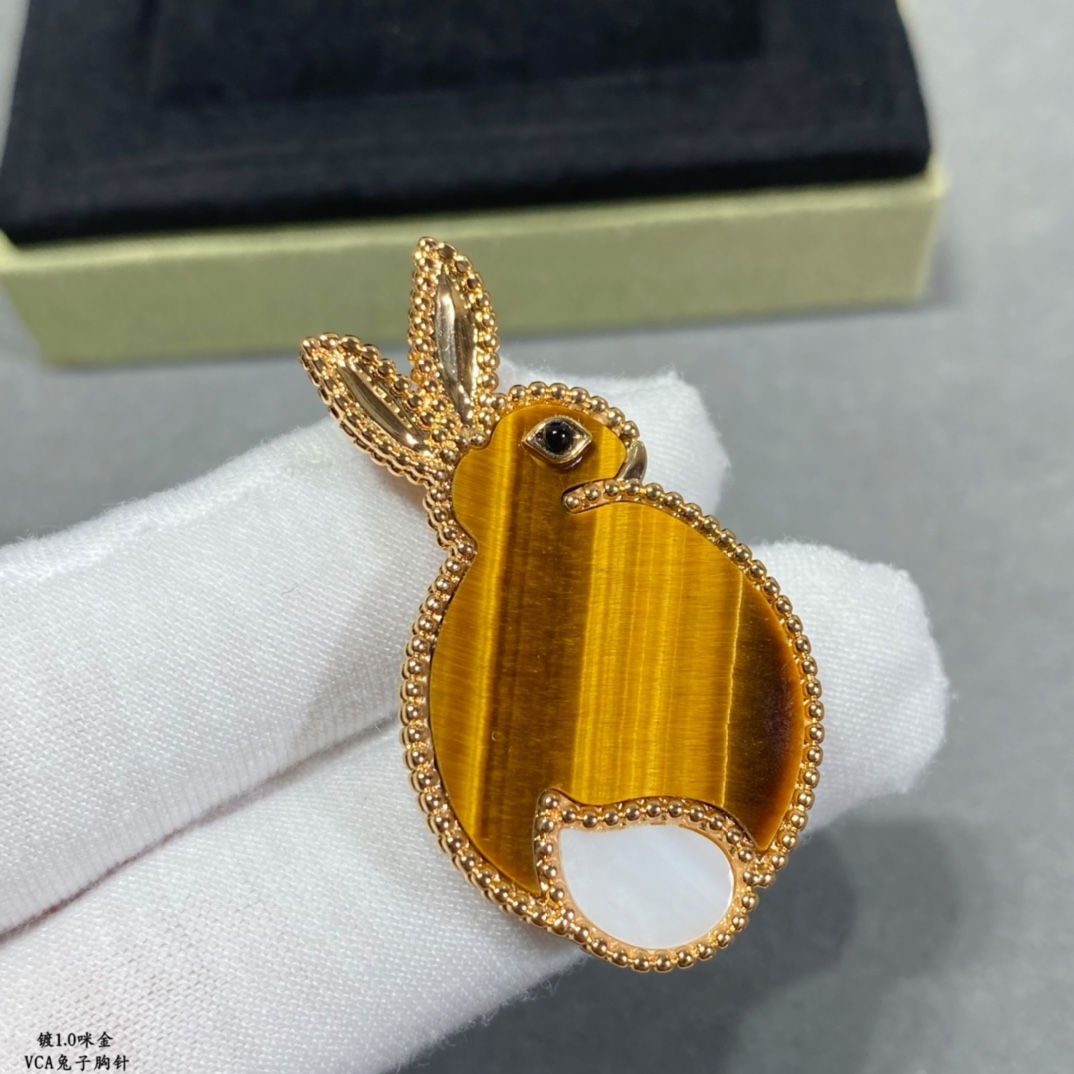 Van Cleef & Arpels Haute Joaillerie Fine Jewelry Earrings Necklace Ring 3