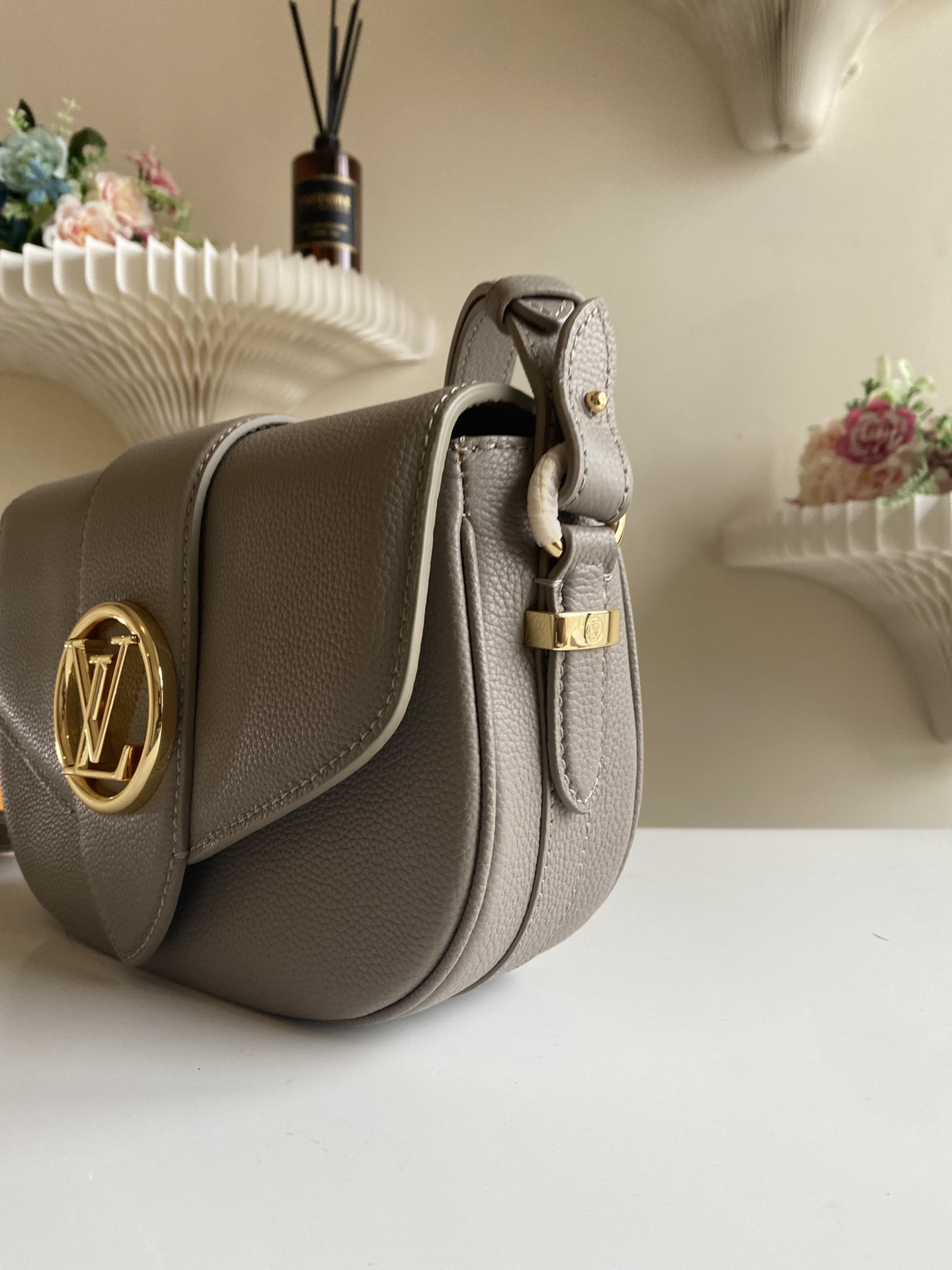 Louis Vuitton Haute Couture Classic Luxury Handbag Shoulder Crossbody 2