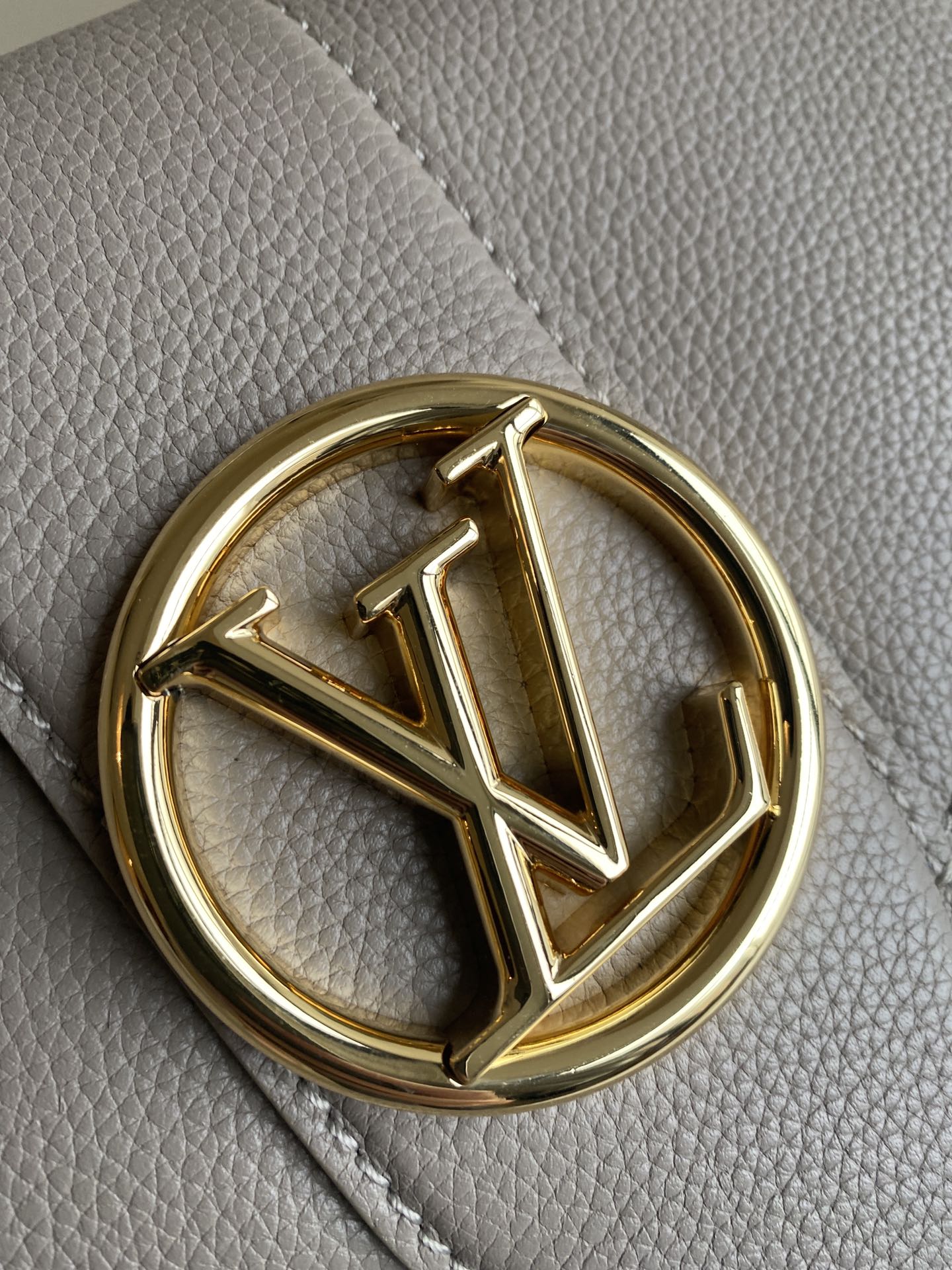 Louis Vuitton Haute Couture Classic Luxury Handbag Shoulder Crossbody 5
