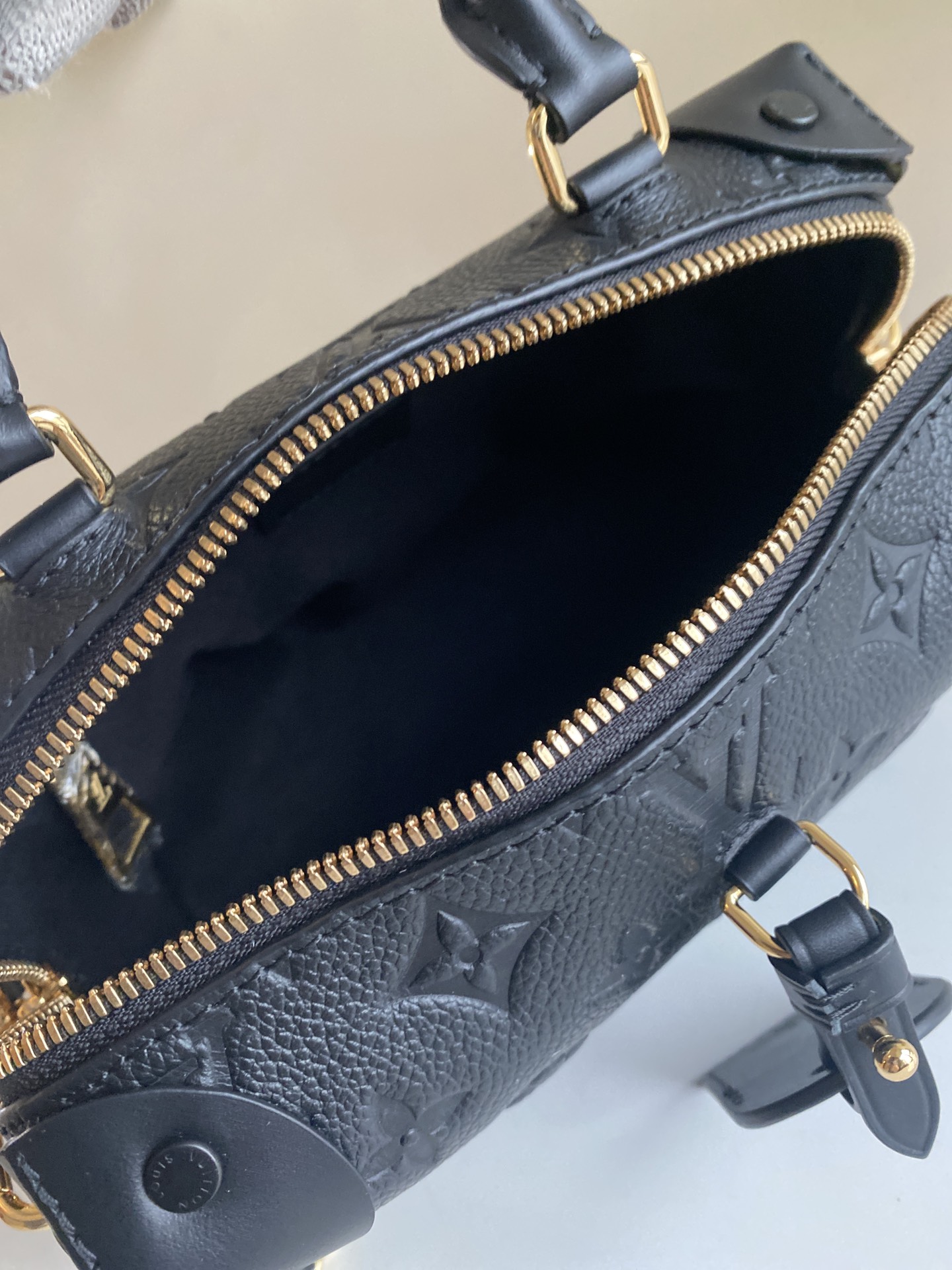 Louis Vuitton Haute Couture Classic Luxury Handbag Shoulder Crossbody 7