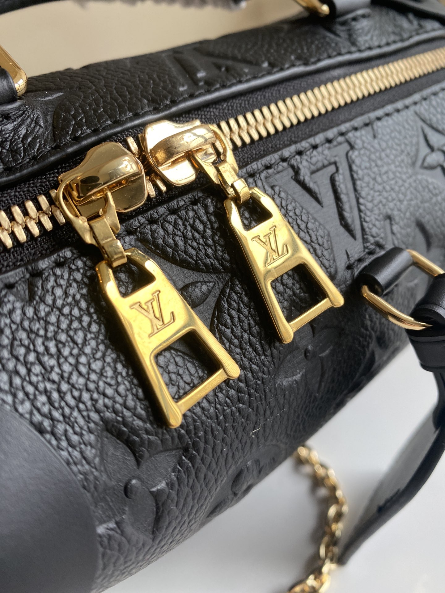 Louis Vuitton Haute Couture Classic Luxury Handbag Shoulder Crossbody 6