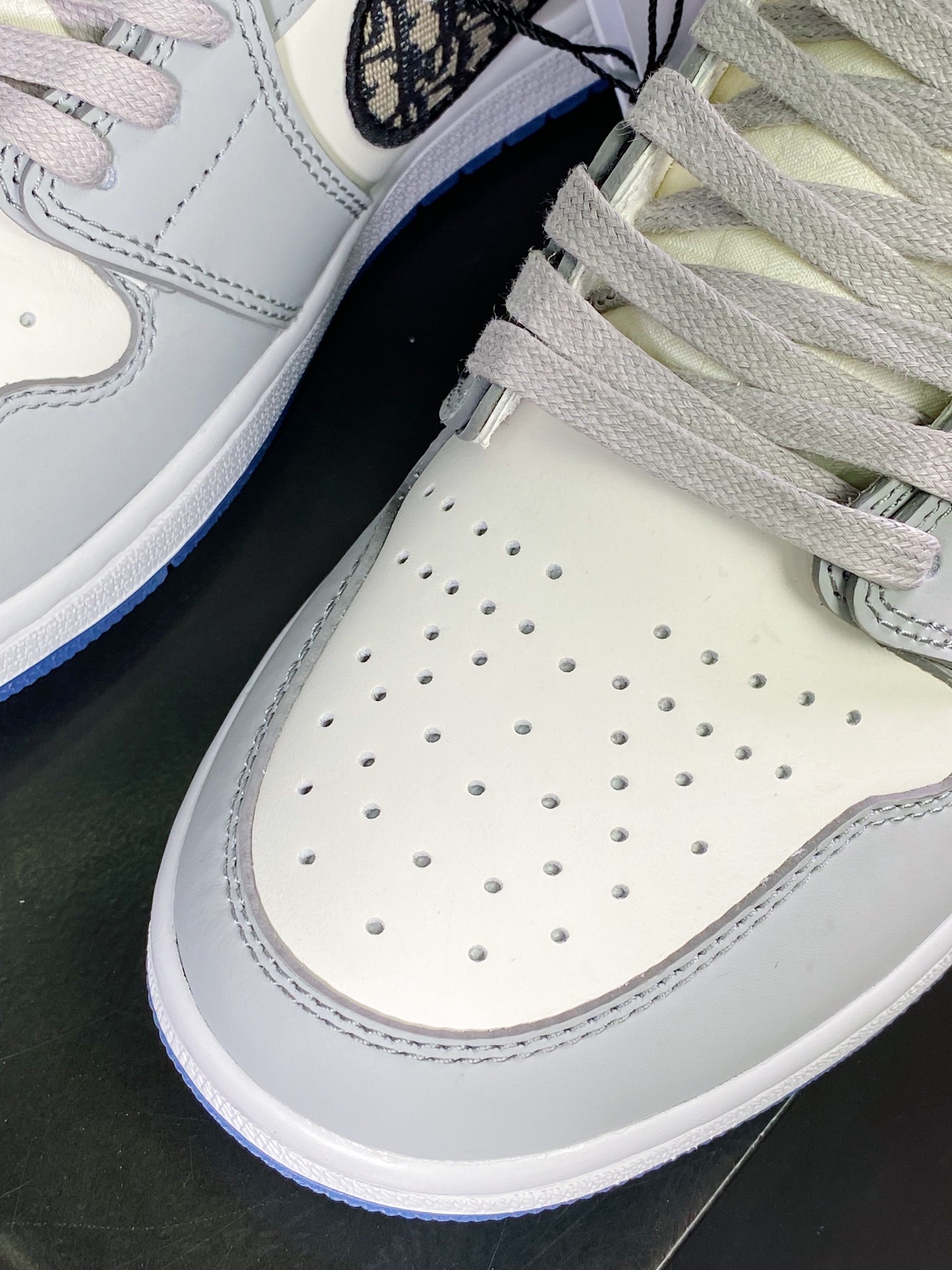 550 2020ss高奢品牌-迪奥 x Air Jordan Brand 1 High OG ”Grey”AJ1乔丹一代CN8607-002