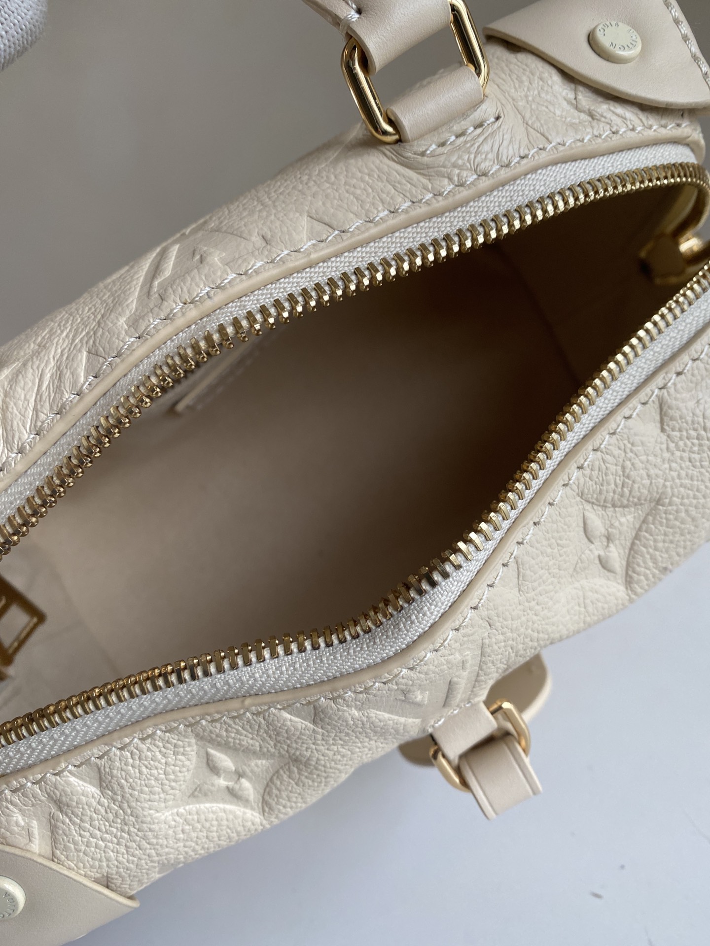 Louis Vuitton Haute Couture Classic Luxury Handbag Shoulder Crossbody 7