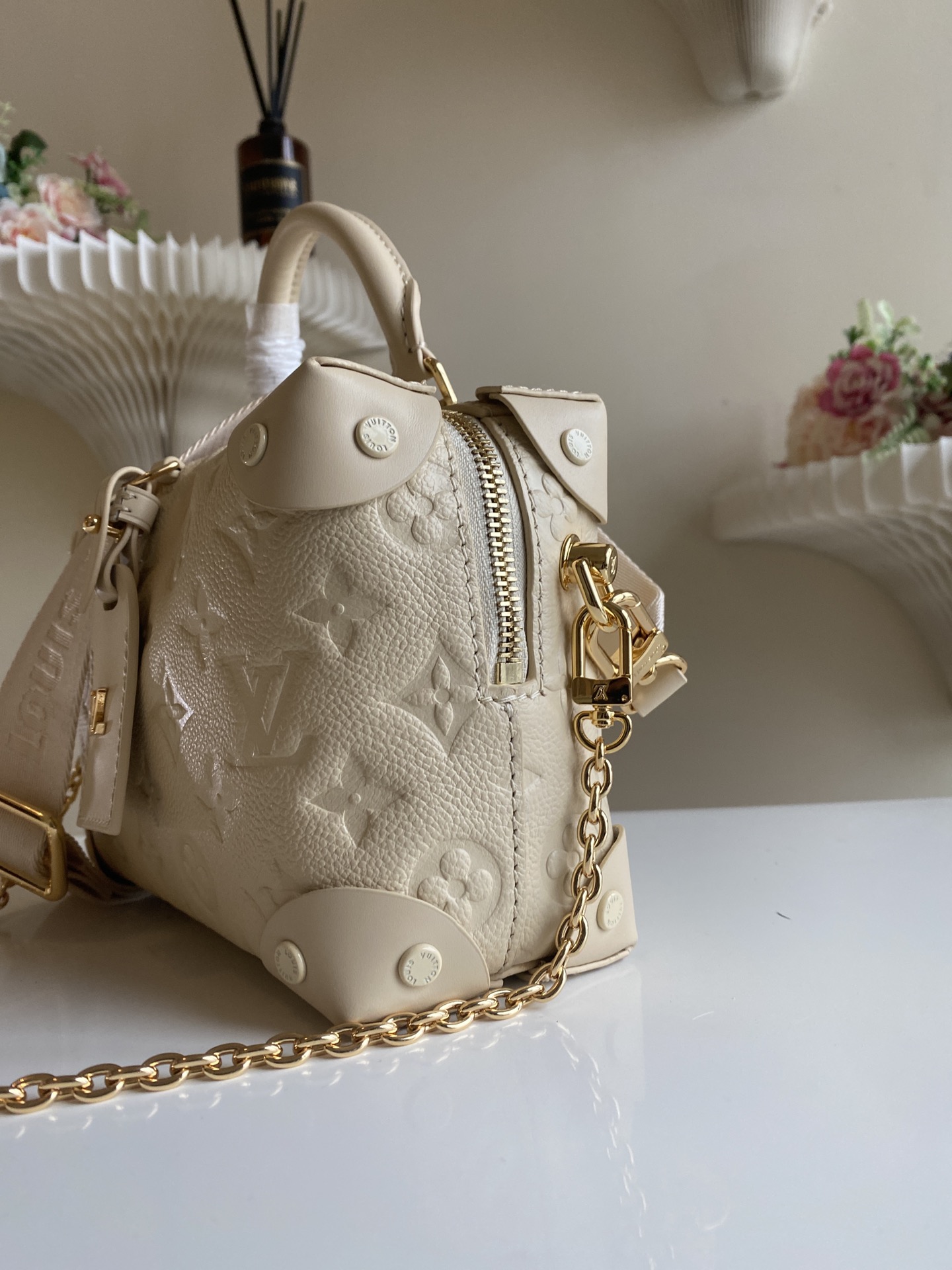 Louis Vuitton Haute Couture Classic Luxury Handbag Shoulder Crossbody 2