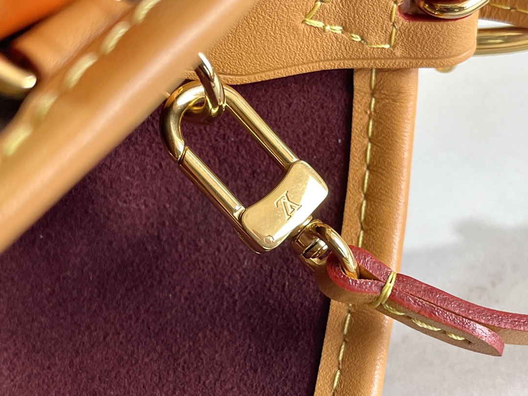 Louis Vuitton Haute Couture Classic Luxury Handbag Shoulder Crossbody 7