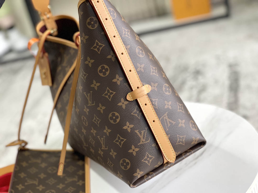 Louis Vuitton Haute Couture Classic Luxury Handbag Shoulder Crossbody 3
