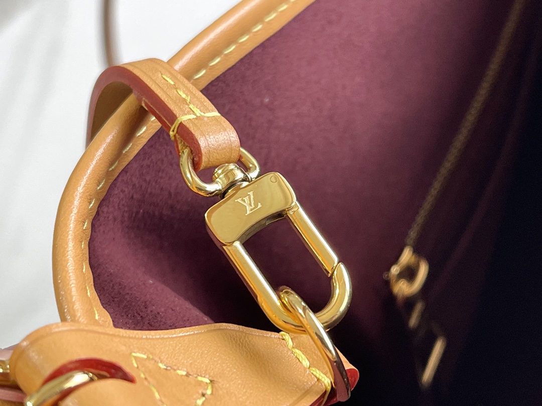 Louis Vuitton Haute Couture Classic Luxury Handbag Shoulder Crossbody 8
