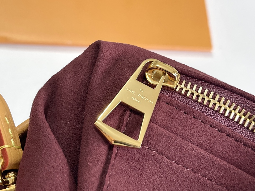 Louis Vuitton Haute Couture Classic Luxury Handbag Shoulder Crossbody 7