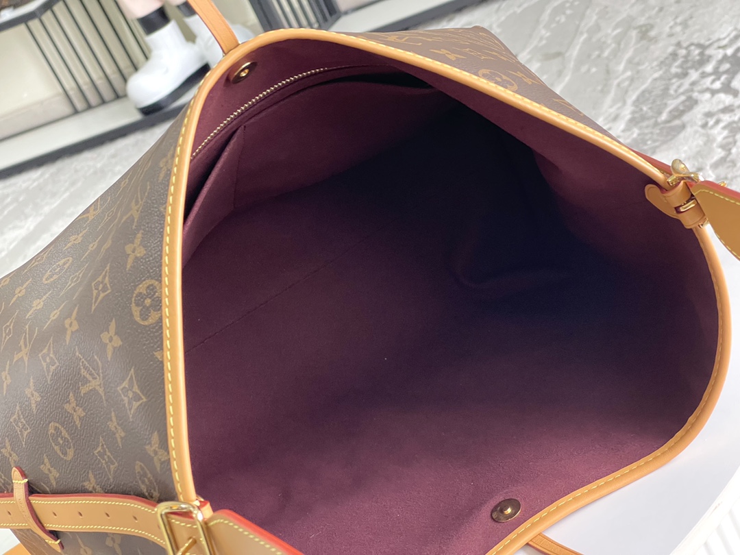 Louis Vuitton Haute Couture Classic Luxury Handbag Shoulder Crossbody 9