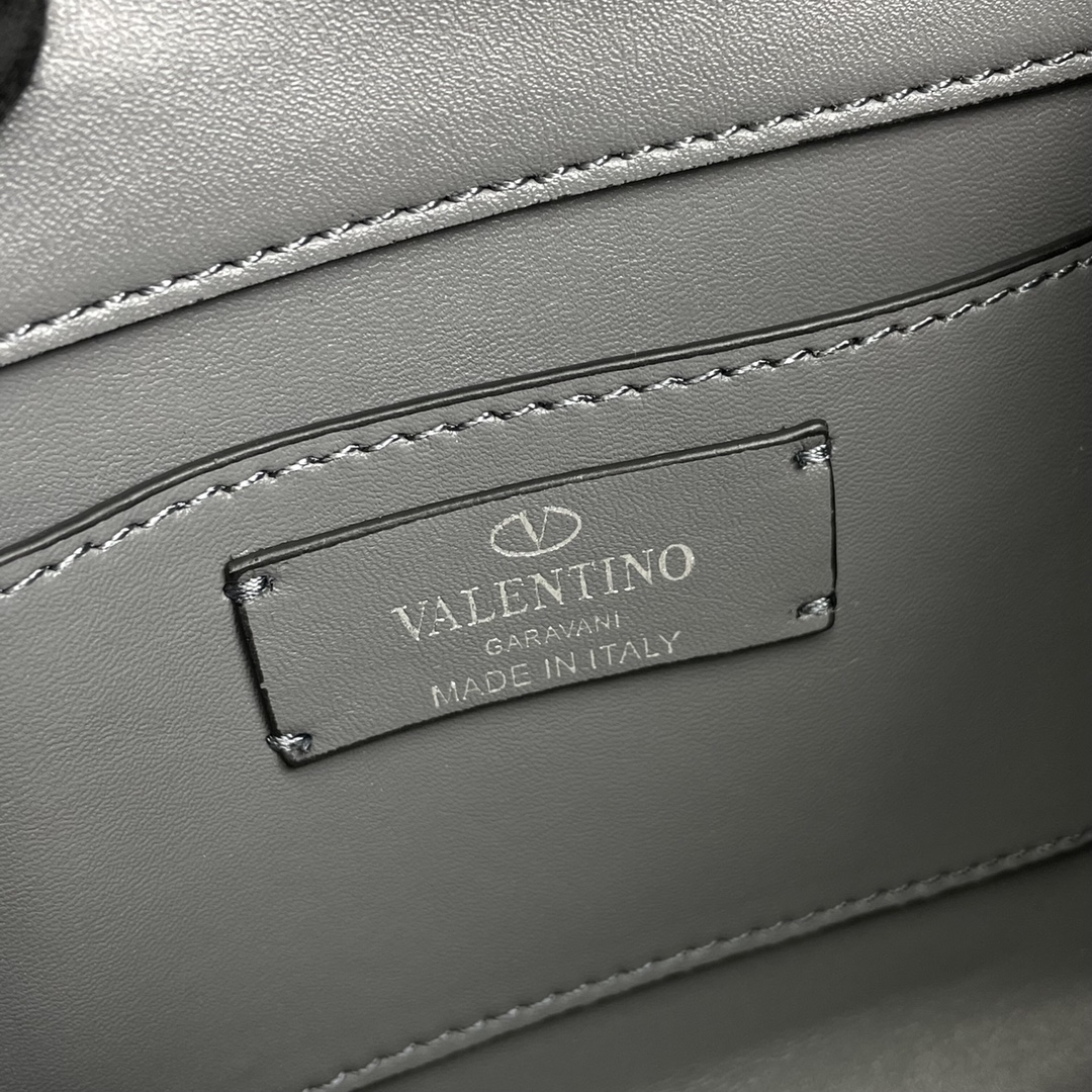 【配礼盒】🎁Valentino Garavani VSLING 迷你手提包，通体覆满施华洛世奇®仿水晶，