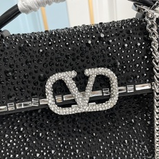 【配礼盒】🎁Valentino Garavani VSLING 迷你手提包,通体覆满施华洛世奇®仿水晶, 【配礼盒】🎁Valentino Garavani VSLING 迷你手提包,通体覆满施华洛世奇®仿水晶,
