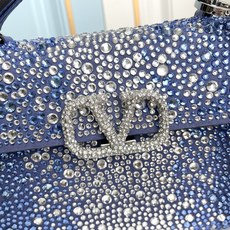 【配礼盒】🎁Valentino Garavani VSLING 迷你手提包,通体覆满施华洛世奇®仿水晶, 【配礼盒】🎁Valentino Garavani VSLING 迷你手提包,通体覆满施华洛世奇®仿水晶,
