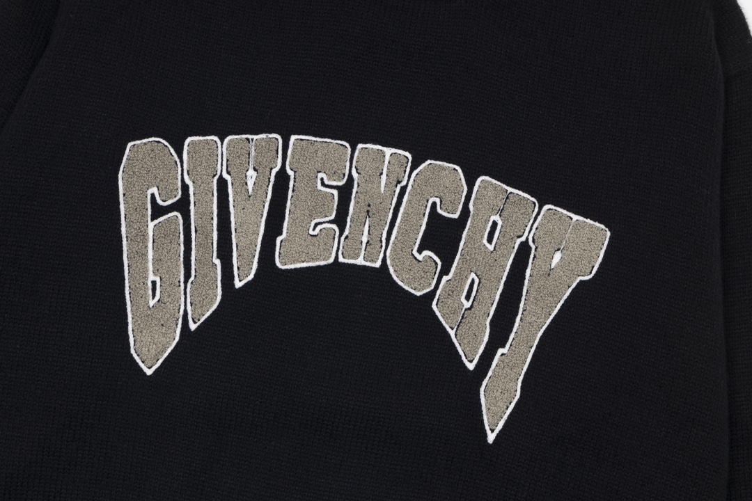 270 Givenchy 纪梵希2022FW 胸口Logo毛巾绣毛衣