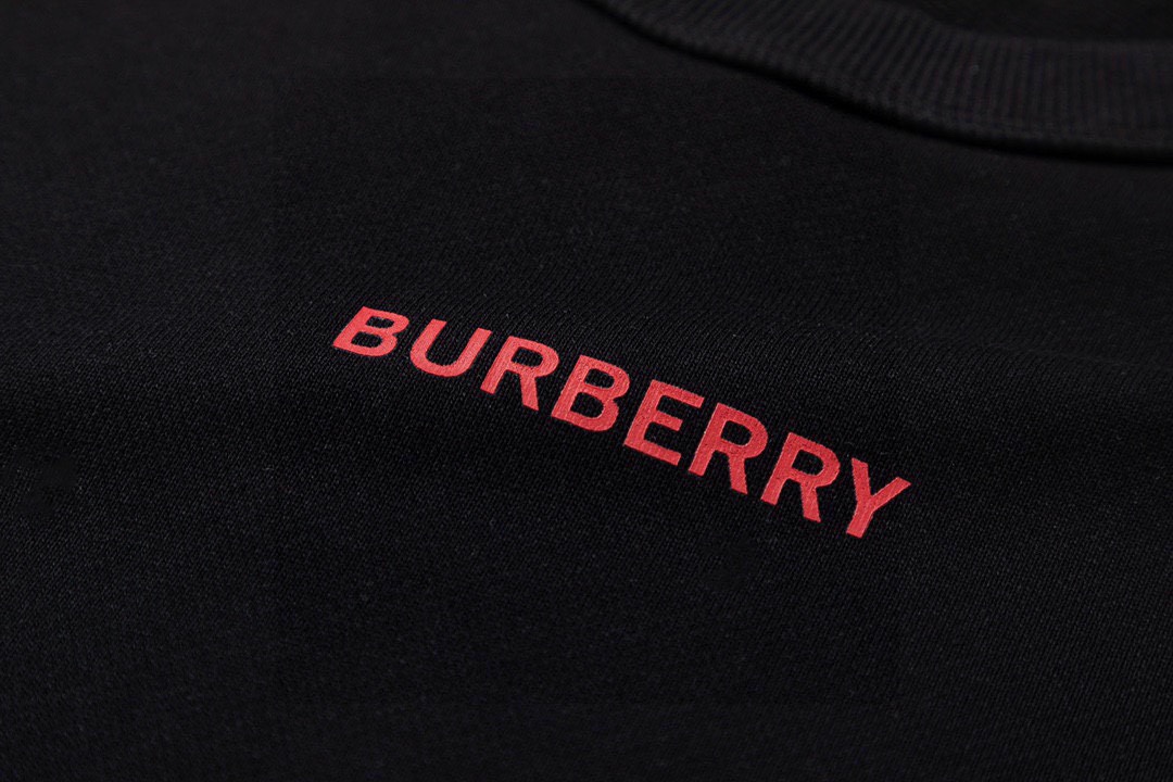 巴宝莉Burberry 新款专柜专属高级订制「爱之八芒星」