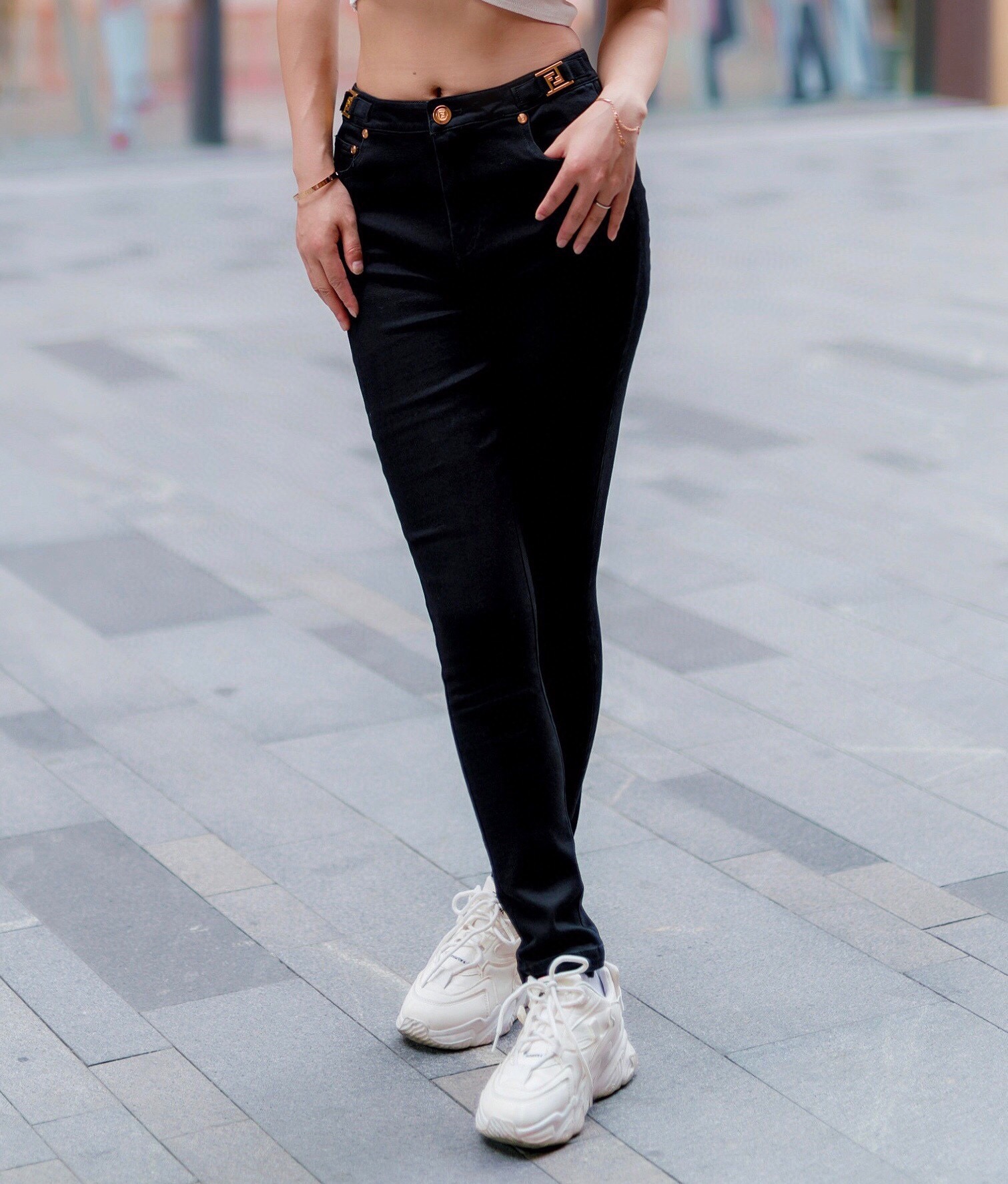 NO:932825,Clearance price, FEND* metallic double F denim pencil pants!  Size 36/2 38/1 Size 36, waist 66cm, special price, no return, no exchange, no free shipping, fendi,19860909清库价,FEND* 金属双F牛仔铅笔裤！码数36/2 38/1 36码腰围66cm,特价 不退不换不包邮,fendi,,Women's clothing