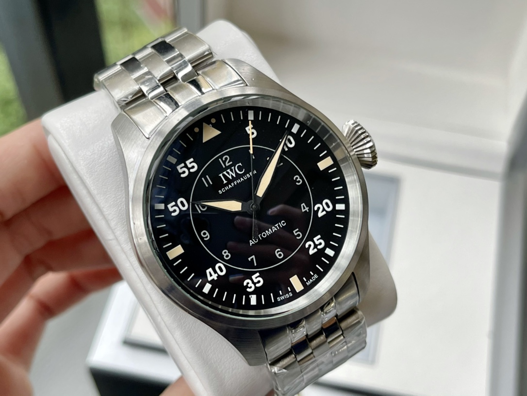 570  Pilot’s Watch Chronograph Edition IWC X Hot Wheels Racing Works 古董赛车主题