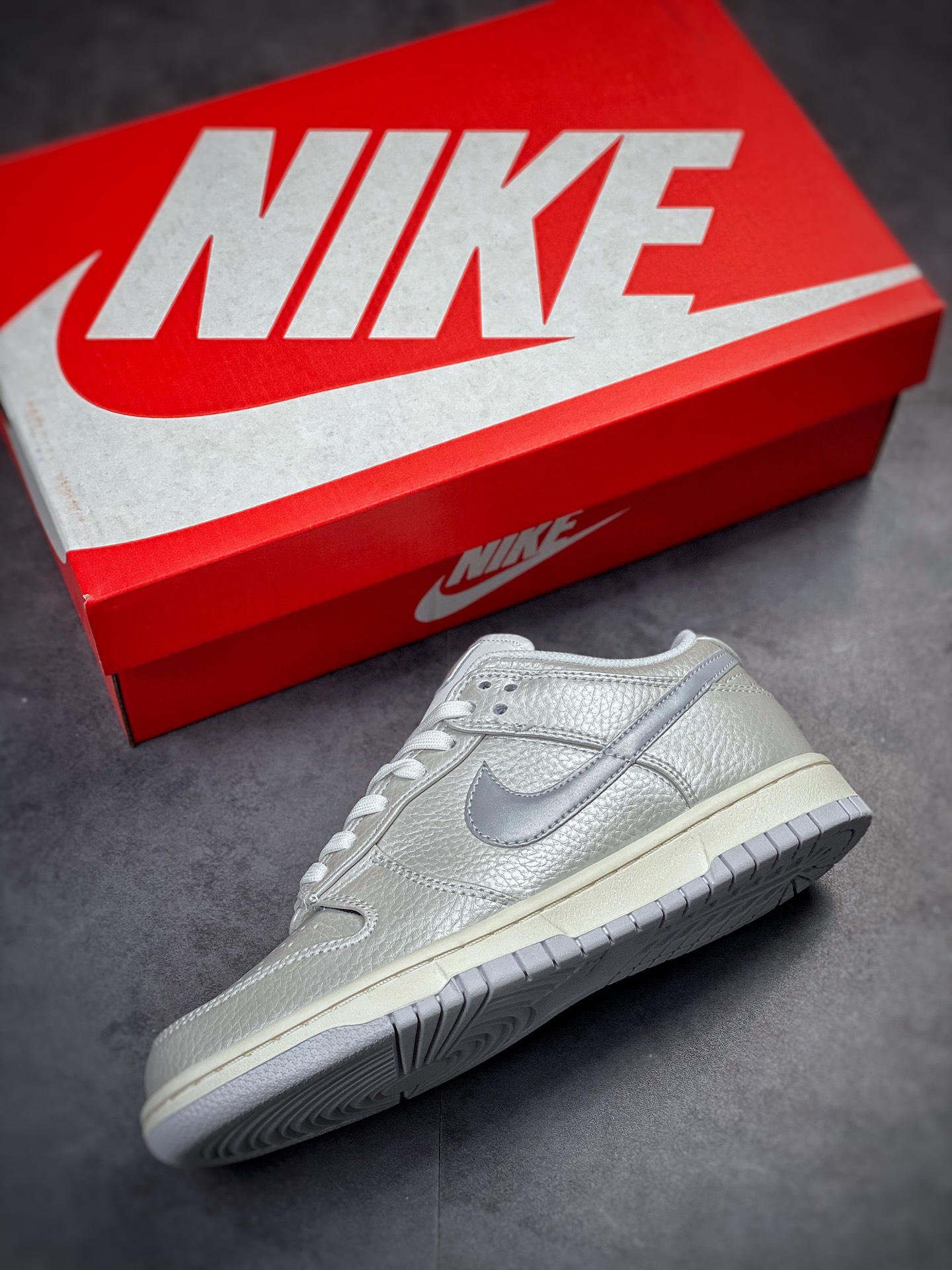 200 NIKE SB Dunk Low 金属银 性价比天花板 DX3197-095