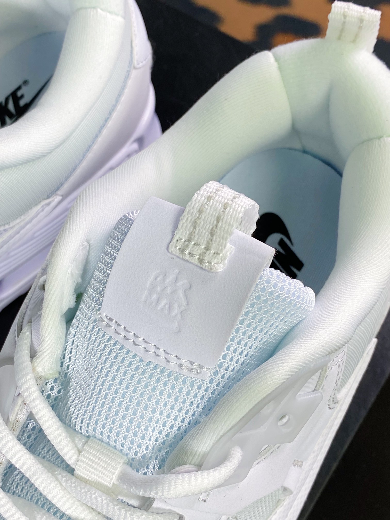 220 Air Max Terrascape 90”Summit White/Dream Venice”山川地形系列DM9922-101