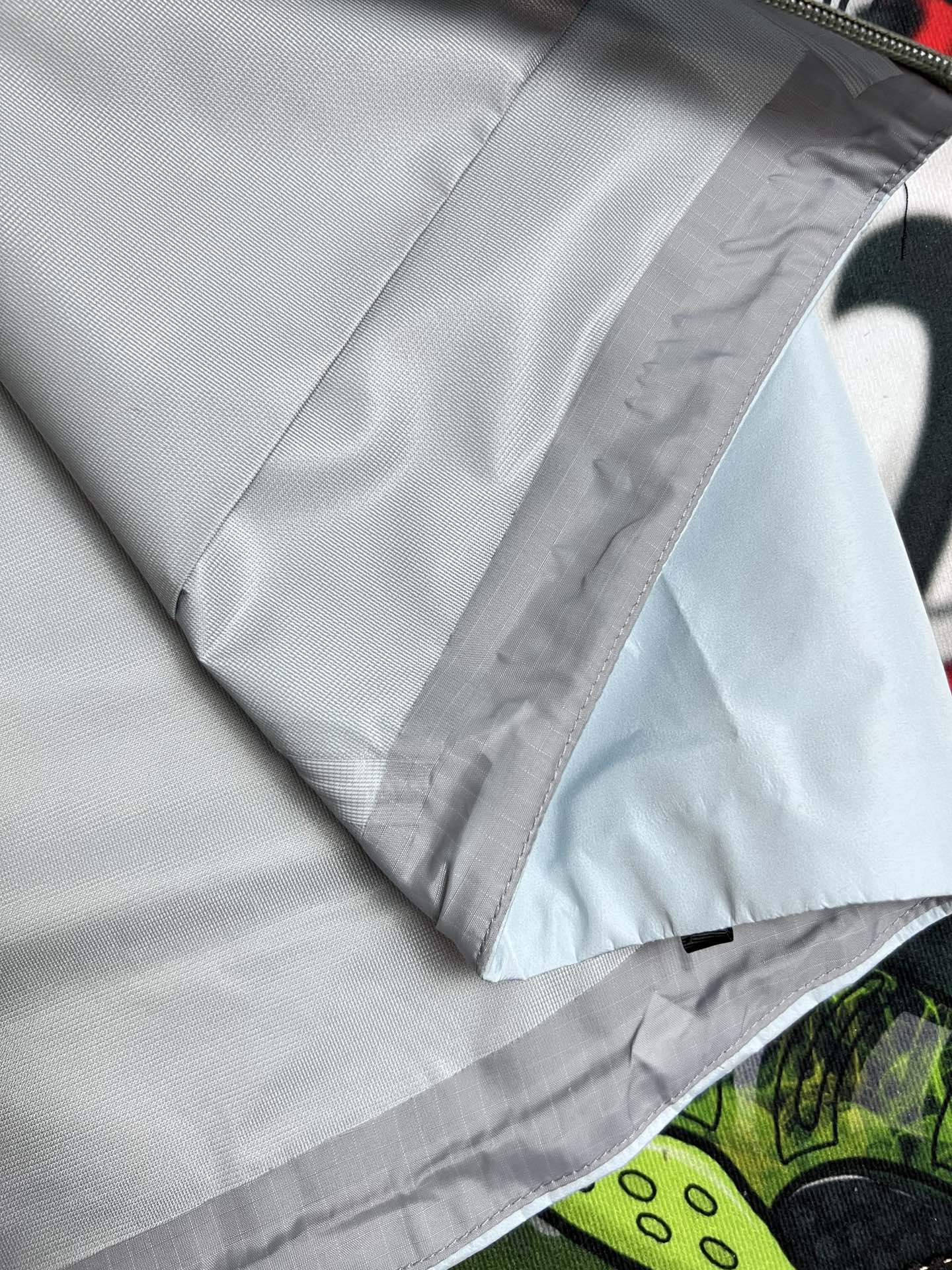 台州最高版本 现货供应秒发🔥 始祖鸟冲锋衣，今年爆火的款，渠道原厂搞出来的东西，量少渠道发货速度小慢，急单不接，勿拿性价比产品比价格根本不是一个东西，质感差太多了，鉴定直接咸鱼995即可，不满意随意售后，尺码xs-xxl，平台大几千找我仅需💰280xx