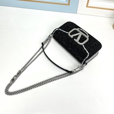 新品 【配盒】MINI LOCÒ仿水晶装饰手袋-VLogo Signature施华洛世奇®仿水晶装饰-配 新品 【配盒】MINI LOCÒ仿水晶装饰手袋-VLogo Signature施华洛世奇®仿水晶装饰-配