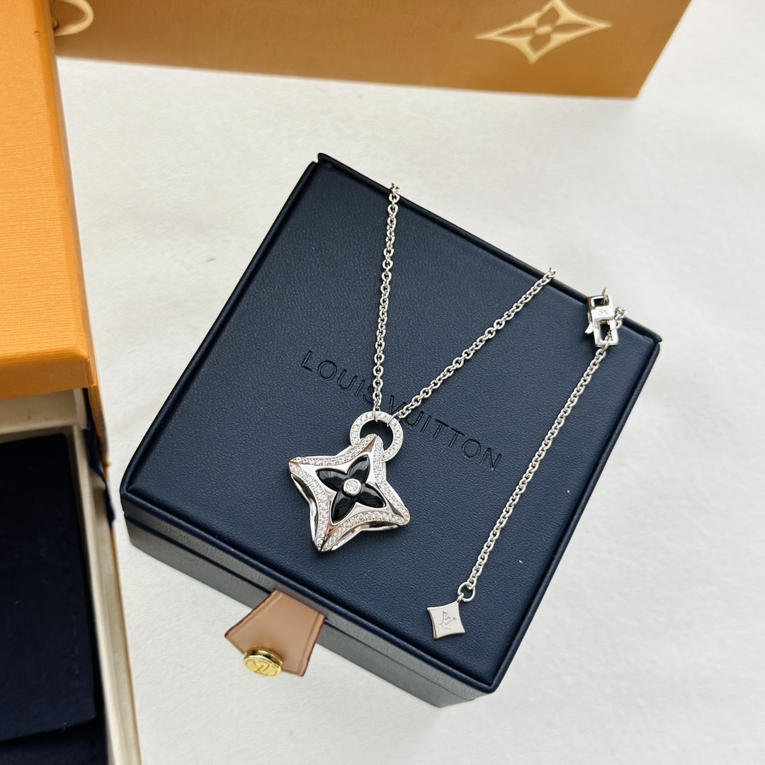 Louis Vuitton Jewelry Necklaces & Pendants Customize Best Quality Replica
 Gold Platinum Set With Diamonds 925 Silver