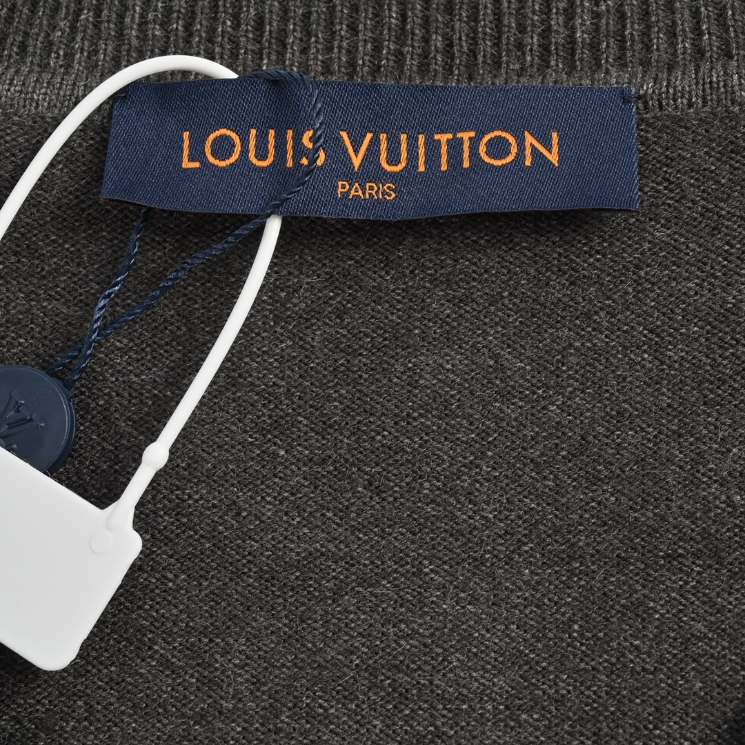 330 Louis Vuitton/路易威登 22Fw 袖子提花logo毛衣开衫