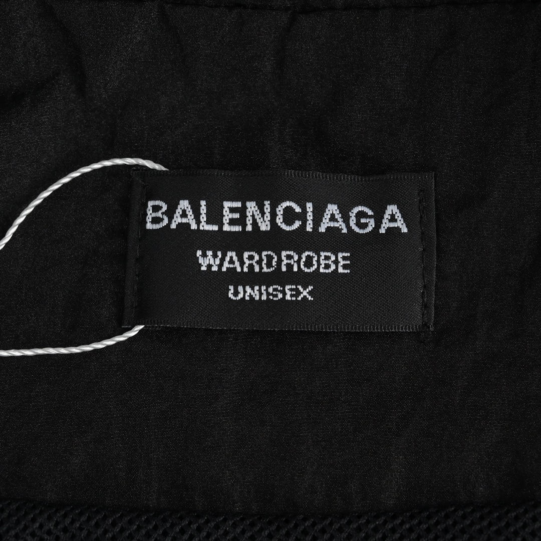 320 Balenciaga/巴黎世家 22Fw 拼接冲锋衣外套