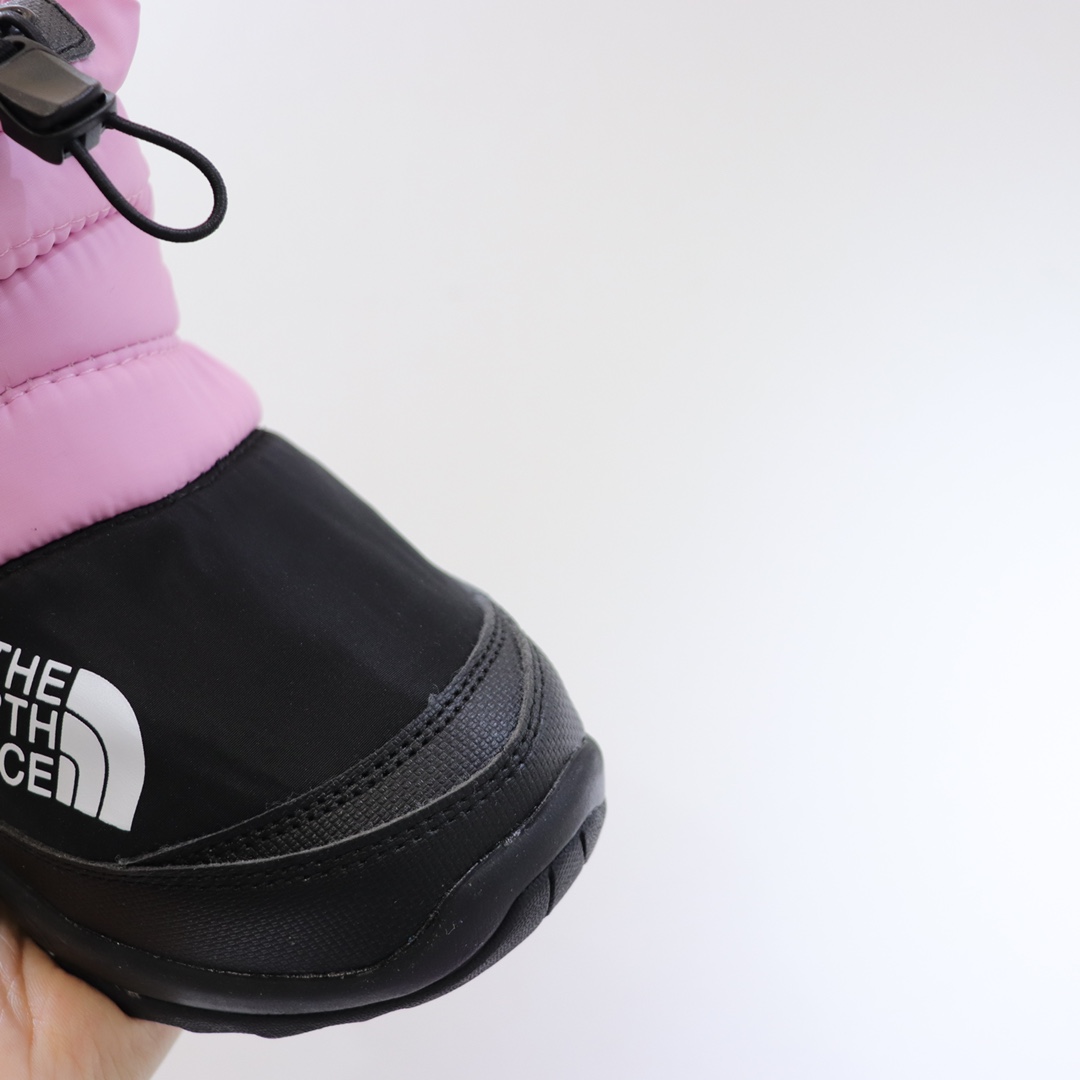 图片[7]-北M儿童雪地靴 开箱实拍，品质刚刚的 ~👍好穿经典又保暖，有一定防水作用，真的无敌棒❗️ 高帮松紧收口设计，✅既保暖还时尚~拼色的外观也着实让人喜爱！柔软度适中，平时宝宝日常穿绝对没问题！防滑耐磨性一流~ 上脚超级好看😘防滑耐磨！这个冬天必须要来双不一样的雪地靴😄-选品中心