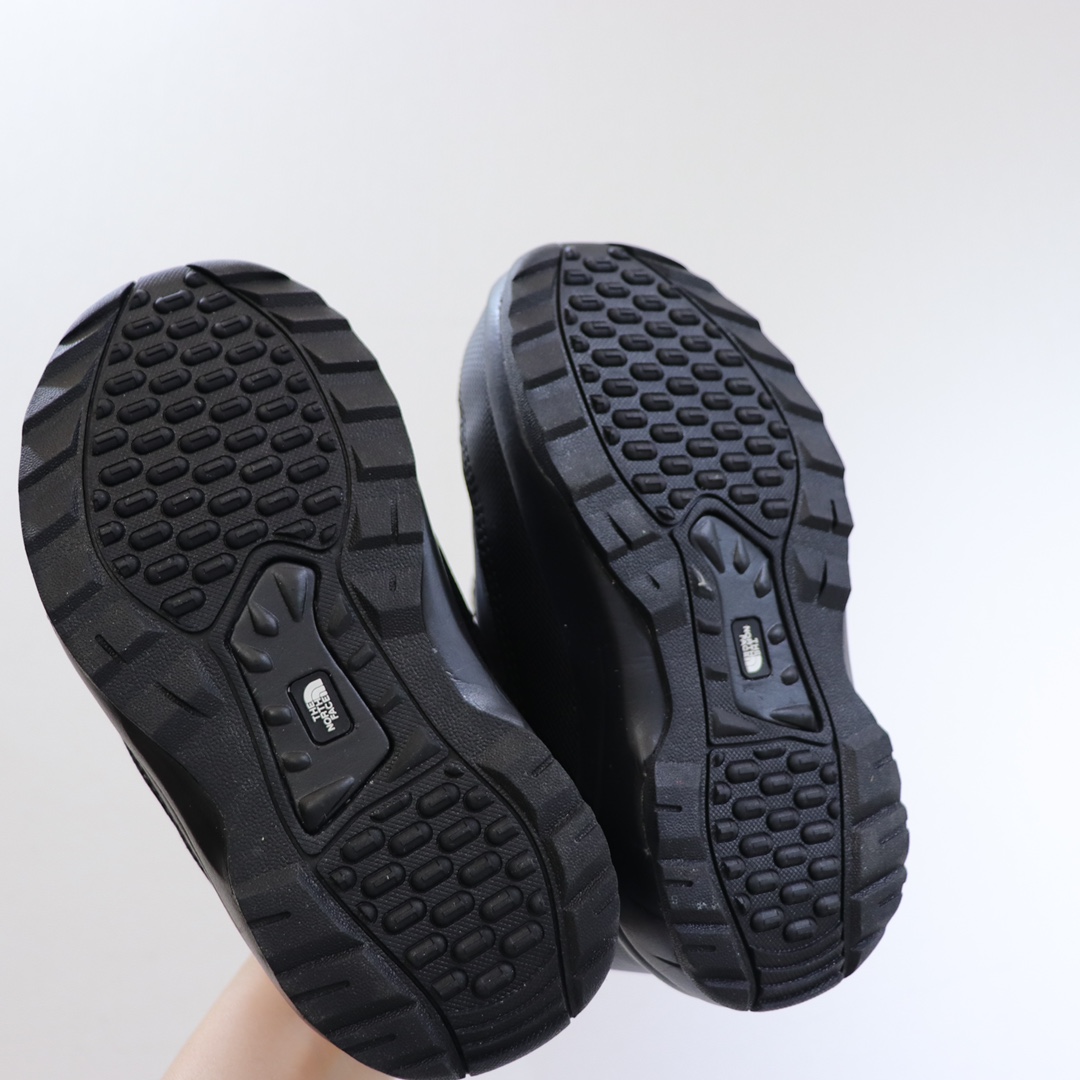 图片[5]-北M儿童雪地靴 开箱实拍，品质刚刚的 ~👍好穿经典又保暖，有一定防水作用，真的无敌棒❗️ 高帮松紧收口设计，✅既保暖还时尚~拼色的外观也着实让人喜爱！柔软度适中，平时宝宝日常穿绝对没问题！防滑耐磨性一流~ 上脚超级好看😘防滑耐磨！这个冬天必须要来双不一样的雪地靴😄-选品中心