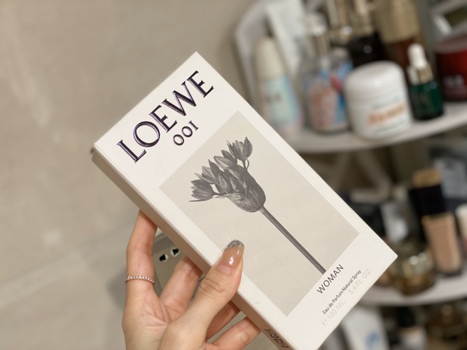 LOEWE 001 Woman Eau de Parfum 100ml - Natural Spray 1 LOEWE 001 Woman Eau de Parfum 100ml - Natural Spray