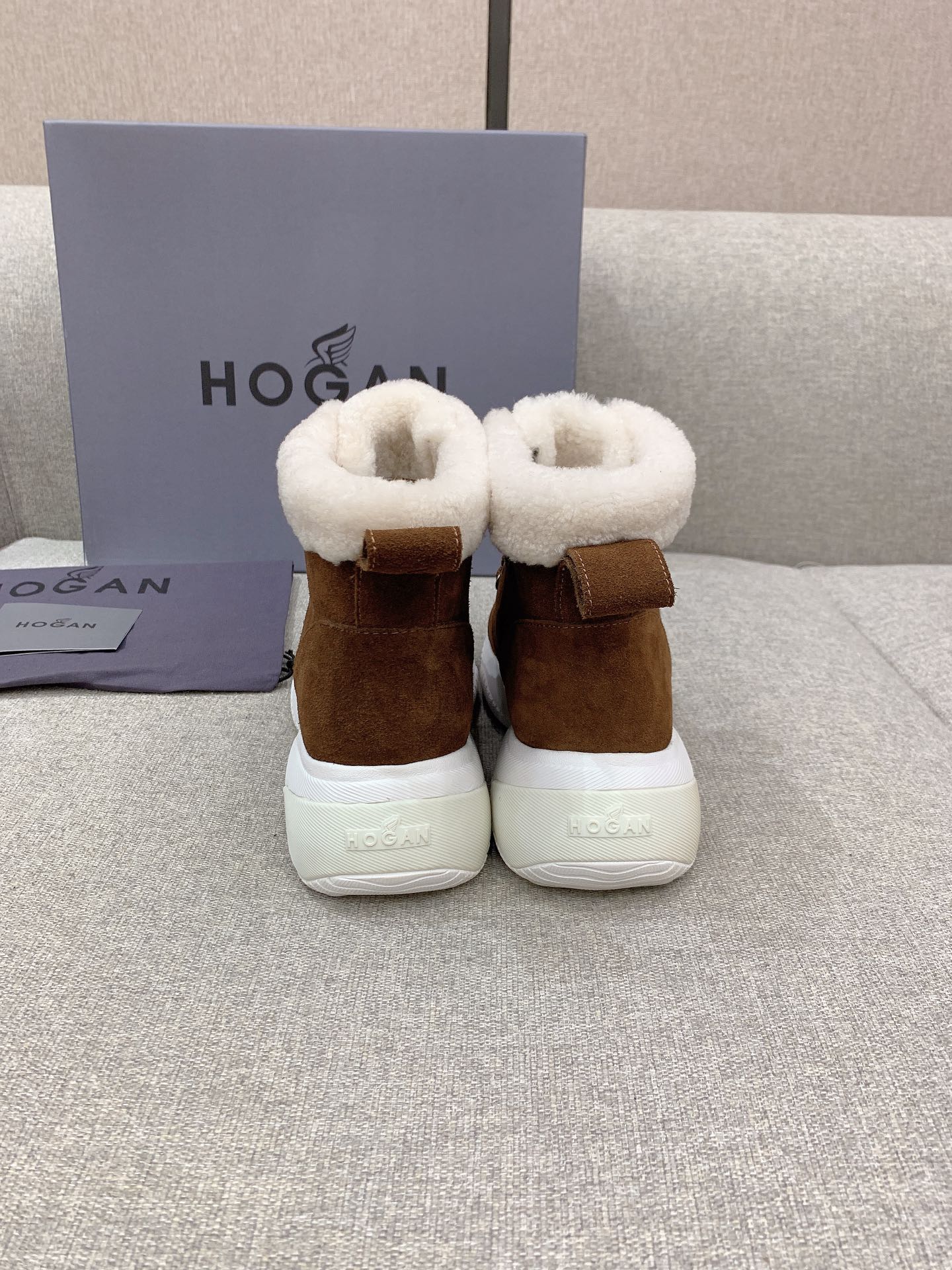 Winter Essential: Thick & Warm Hairy Boots for Size 35-39, Style 925. - 图片 8