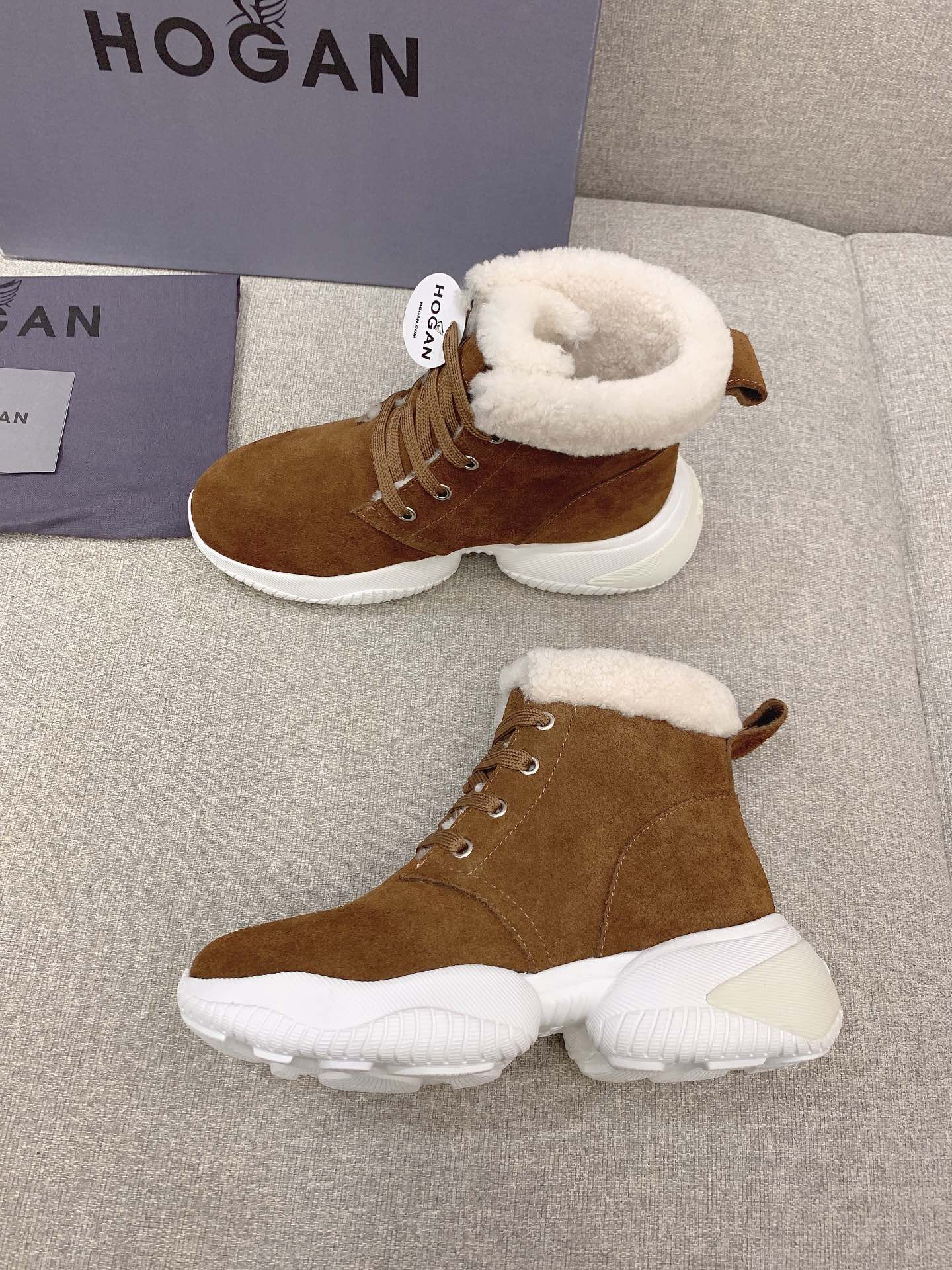Winter Essential: Thick & Warm Hairy Boots for Size 35-39, Style 925. - 图片 4