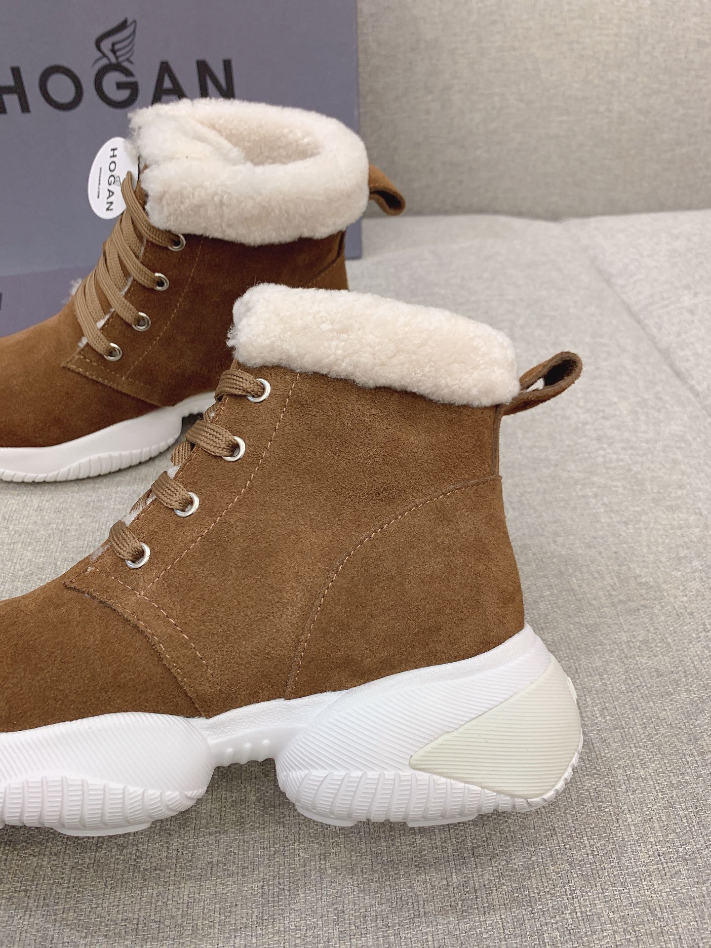 Winter Essential: Thick & Warm Hairy Boots for Size 35-39, Style 925. - 图片 7