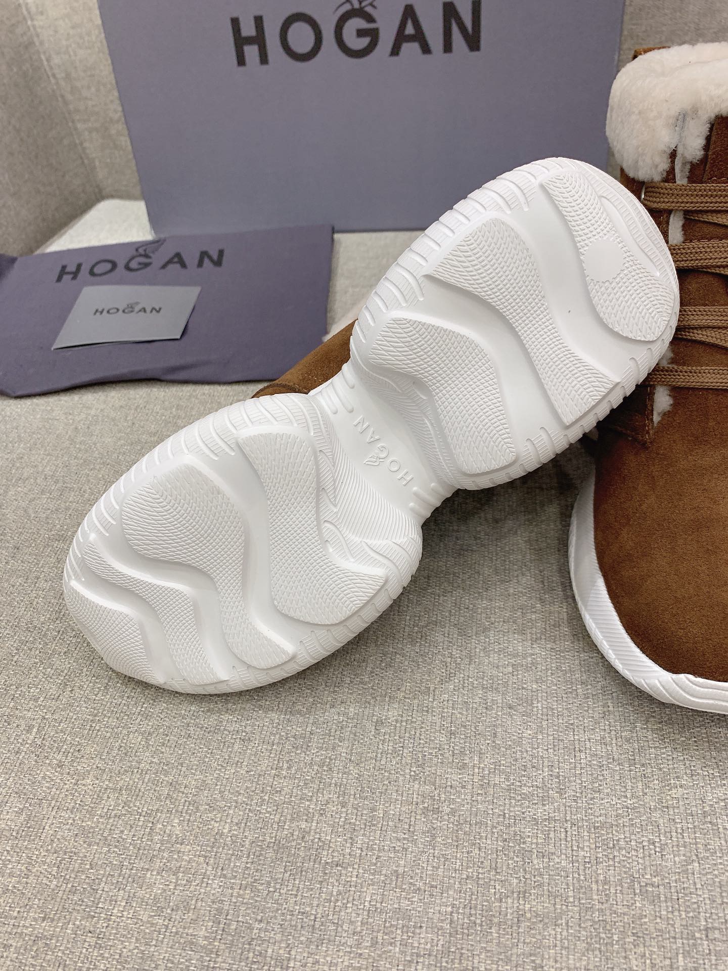 Winter Essential: Thick & Warm Hairy Boots for Size 35-39, Style 925. - 图片 9