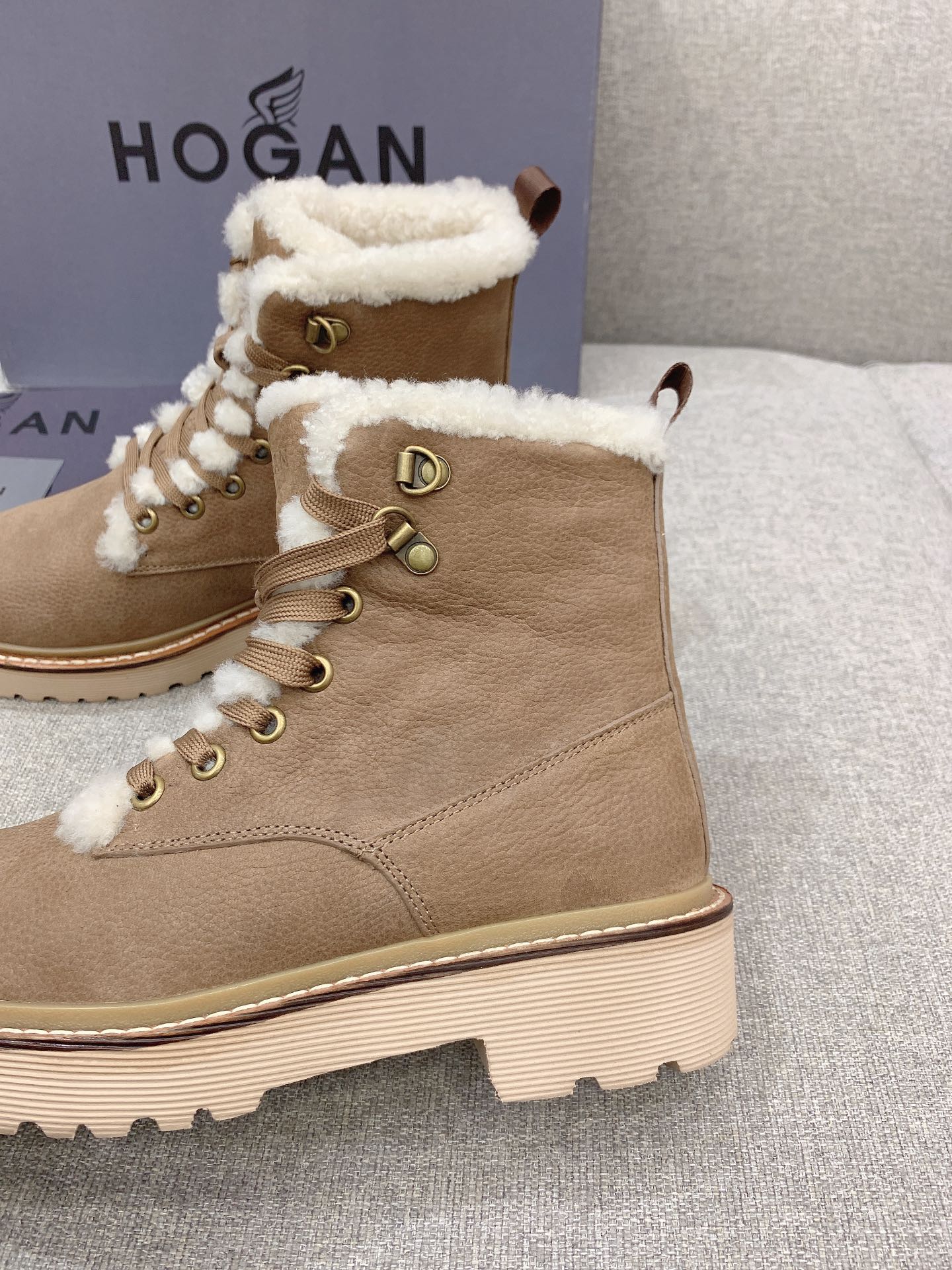 Winter Boots: Thick, Warm, Size 35-39, New Furry Boots by Hoga Martin. - 图片 7