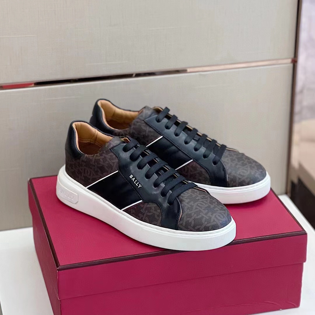 Las zapatillas Maudo de la serie Bally Lift están confeccionadas en suave piel de vacuno napa para mayor comodidad. Est…