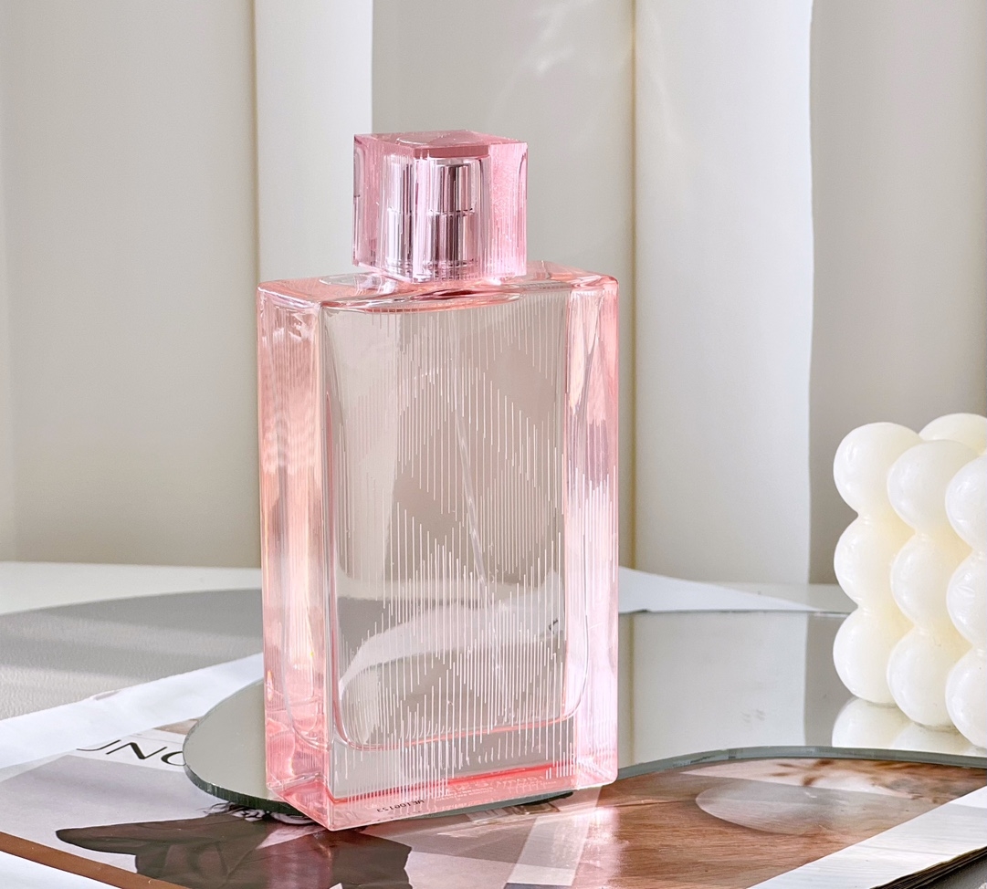 Burberry luxury item 7