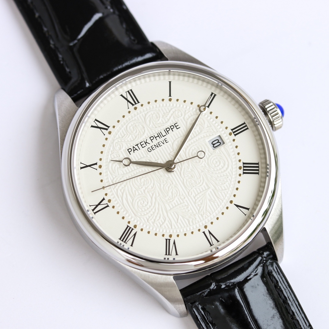 NO:337171,White and gold Patek Philippe Geneva men's retro series watches, 3D three-dimensional carved dial, the first watch's overall design is uniquely carved artistic patterns, eternal and classic, using original imported fully automatic mechanical movement, stable and accurate when walking, almost zero return to factory repair, has been worried about winding for many years, technology reaches zero return to repair, equipped with Italian imported calfskin, sapphire glass mirror, retail quality, the dial is Patek Philippe historical pattern, each pattern is formed by finely carved and grinding, carrying aristocratic bloodline, one of the must-choose men's casual watches 40mm size, one of the versatile temperaments, patek philippe, cowhide19860909白 金 百达翡丽日内瓦男士复古系列腕表,3D立体雕花表盘,首款腕表整体设计独特雕花艺术花纹永恒经典,采用原装进口全自动机械机芯,走时稳定精准,几乎为零返厂维修,具有长年累月担心上发条,技术达到零返修,搭载意大利进口小牛皮,蓝宝石玻璃镜面,零售后品质,表盘是百达翡丽历史记载花纹 ,每一条纹路都是精雕细磨形成,承载着贵族血统,男士休闲腕表必选之一40mm尺寸,百搭气质之一,,patek philippe,cowhide,Watch
